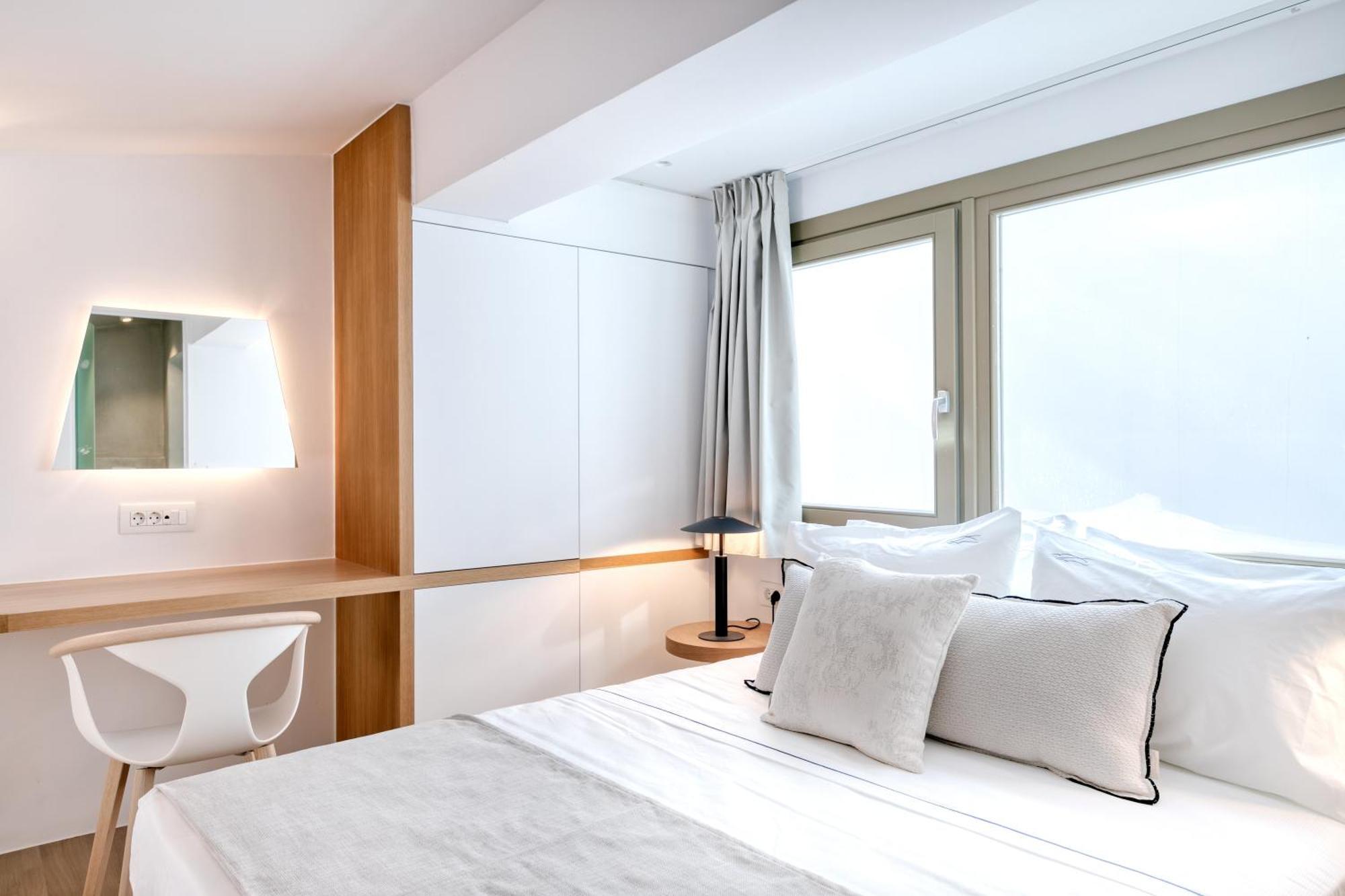 Panormos Bay Luxury Hotel