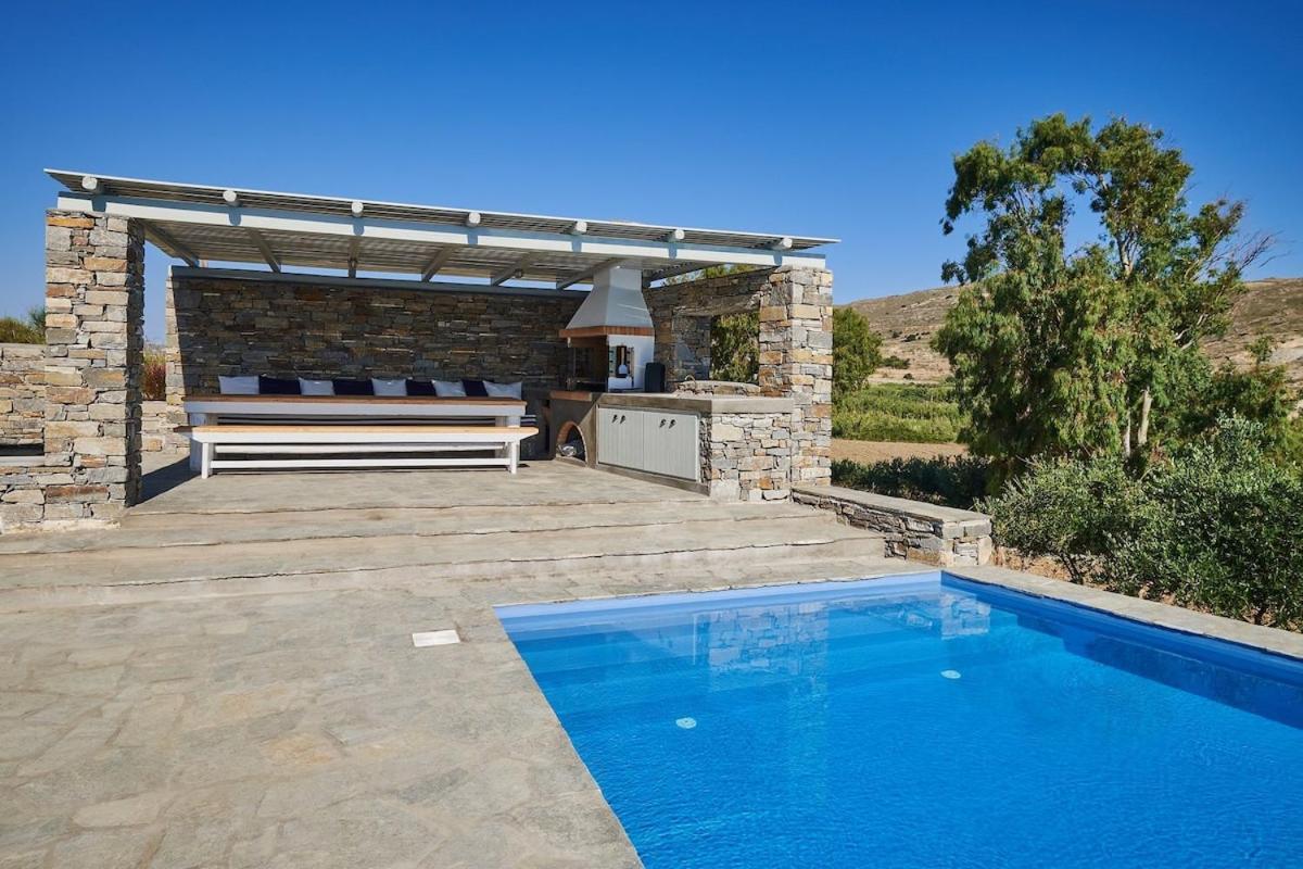 Okyalos - Purely Greek * Livadia (Paros)