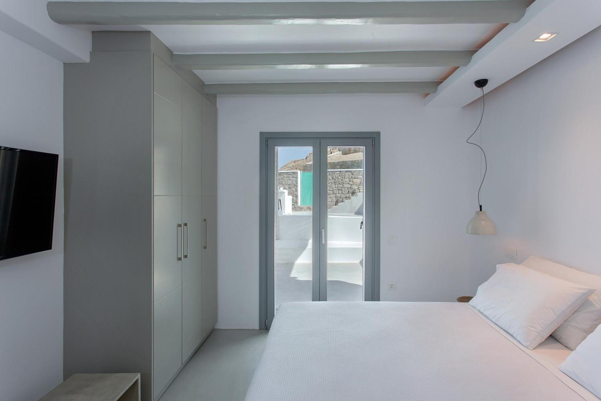 Sapphire 6bed With Pool And Hot Tub In Ornos (Mykonos)