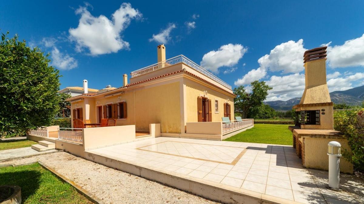 Katerina Bbq & Pool! Villa *