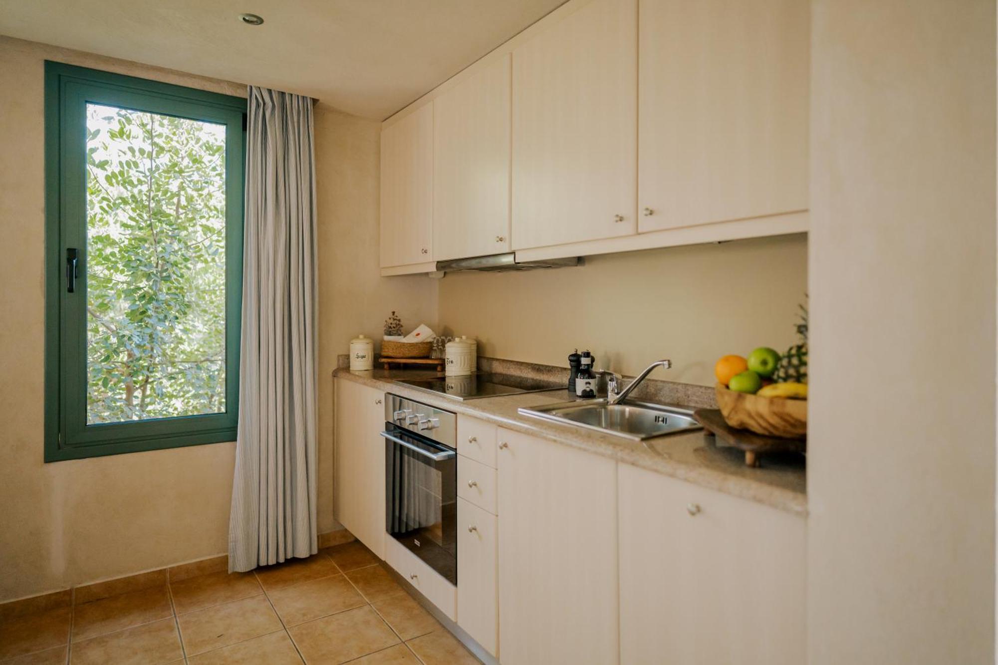 Village Heights Hotel 5*