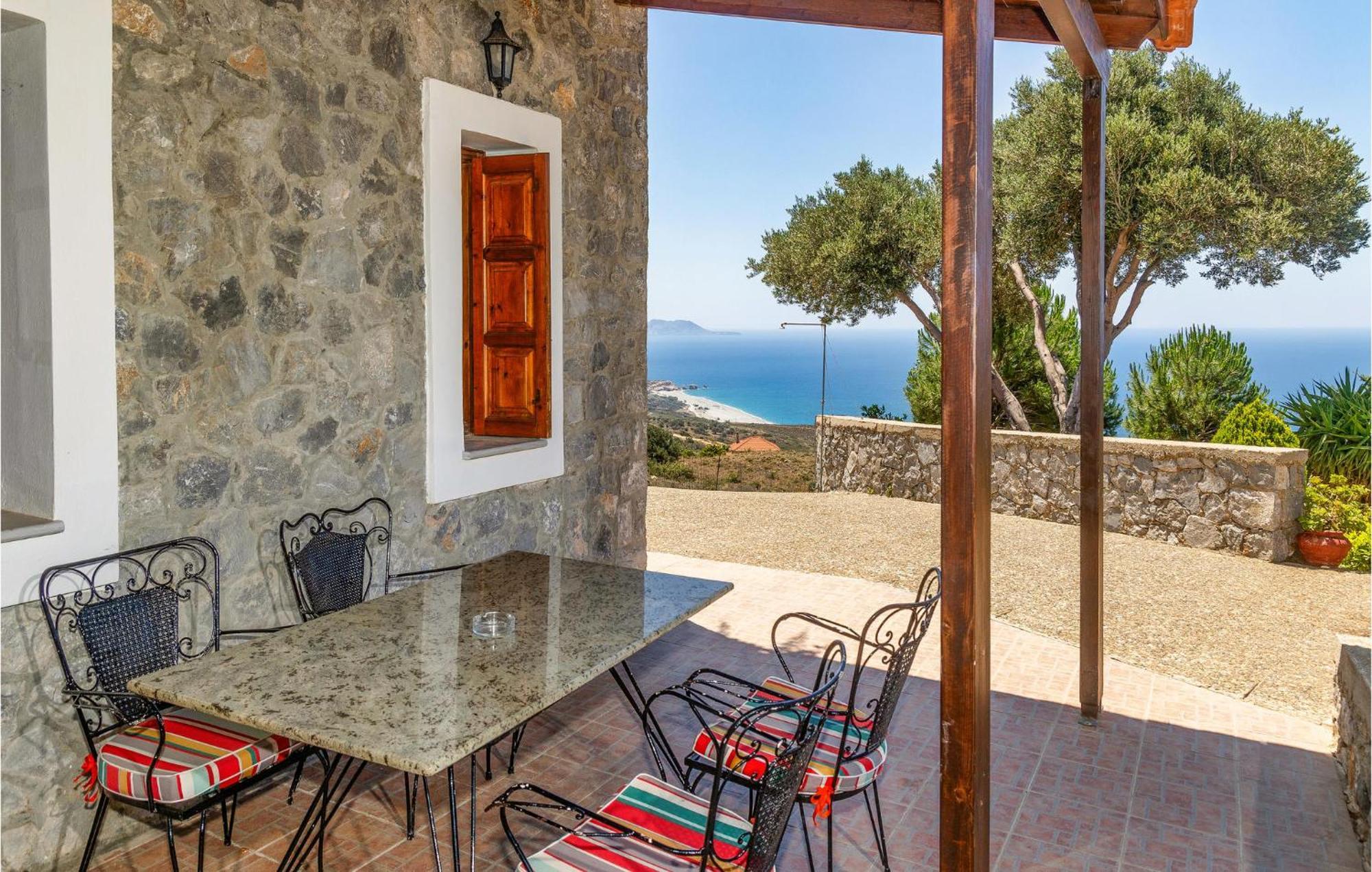 Amazing In Agios Vasilios With Wifi *