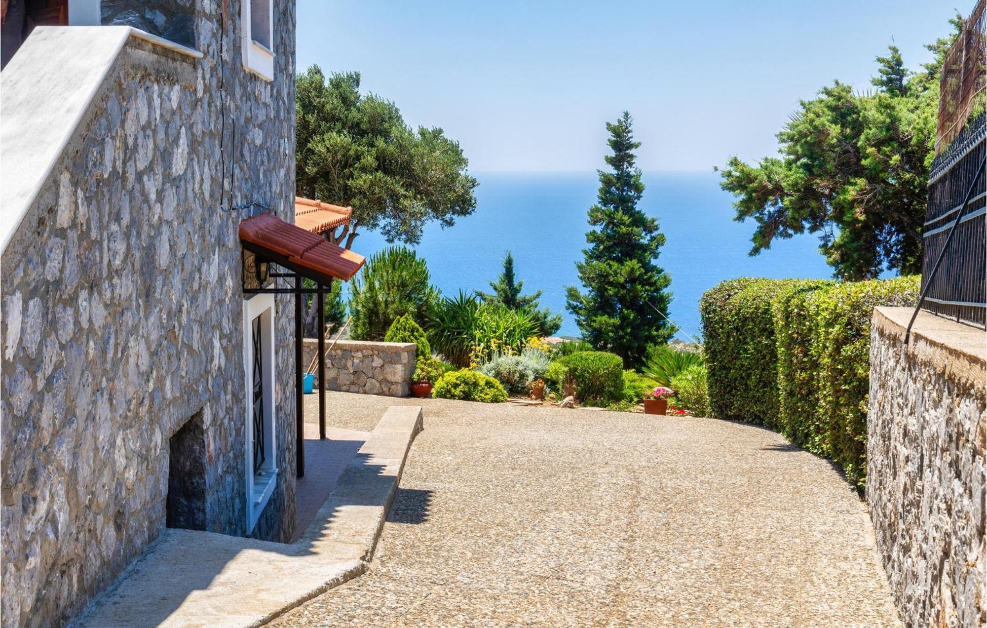 Holiday home Amazing In Agios Vasilios With Wifi