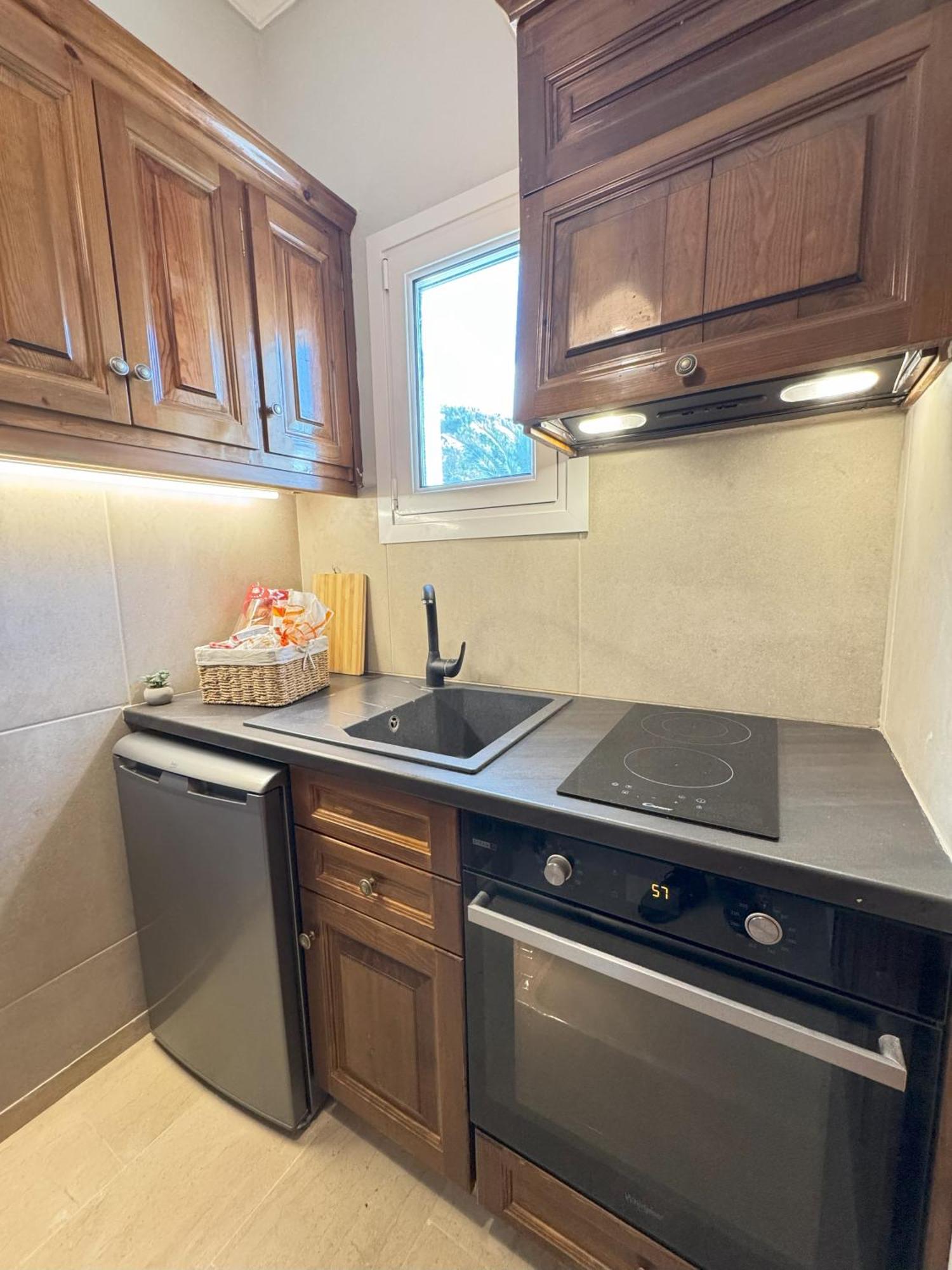 Apartment Pami Almiros Beach