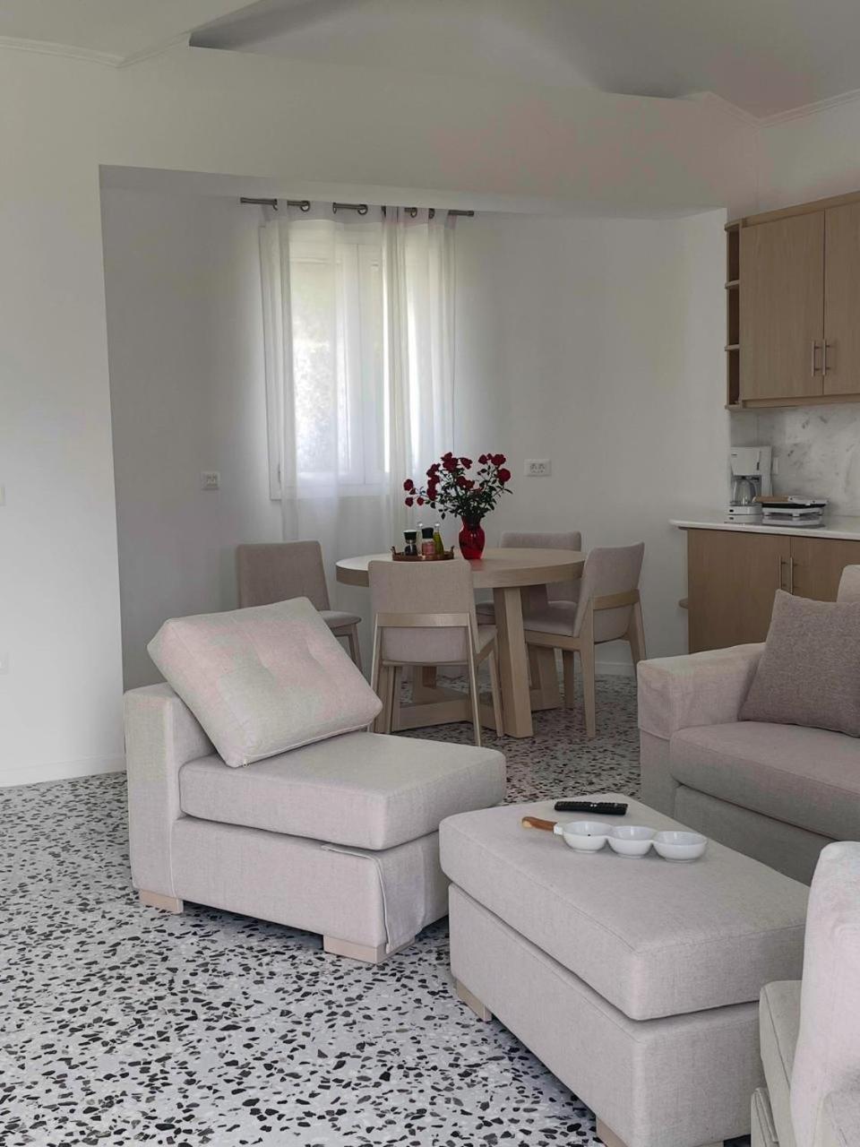 Apartment Angeliki *