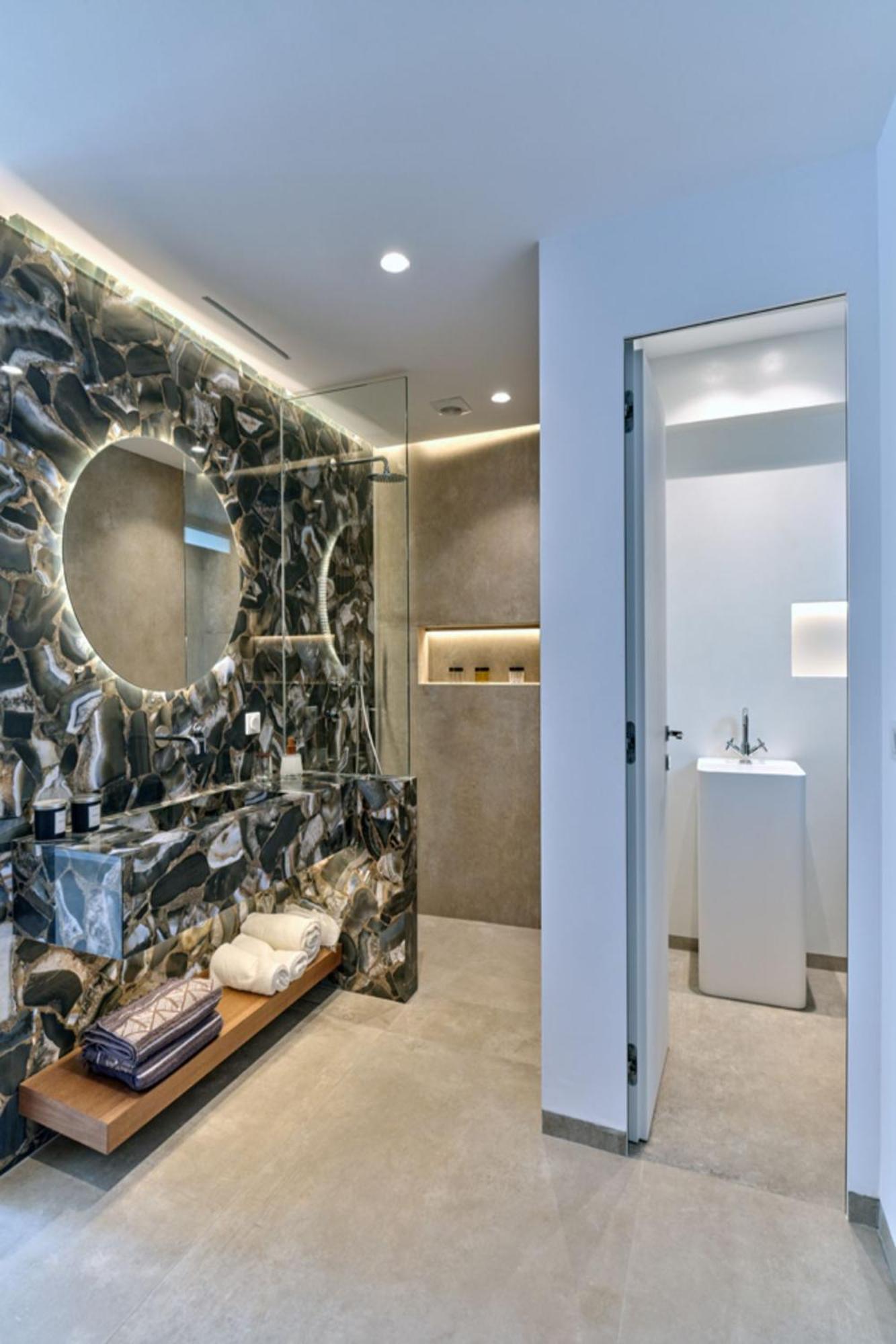 Empire Luxury