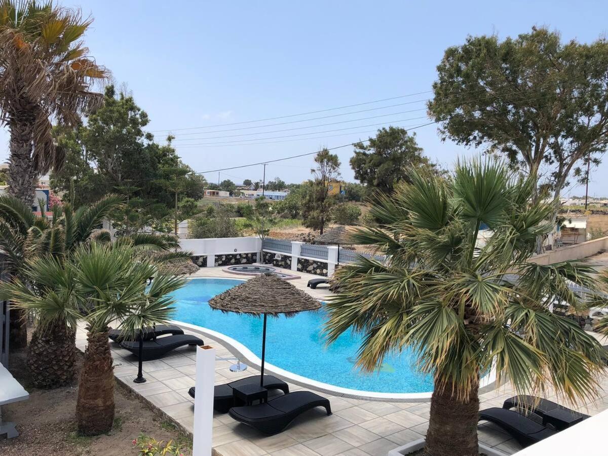 Blackcoast Santorini Hotel *
