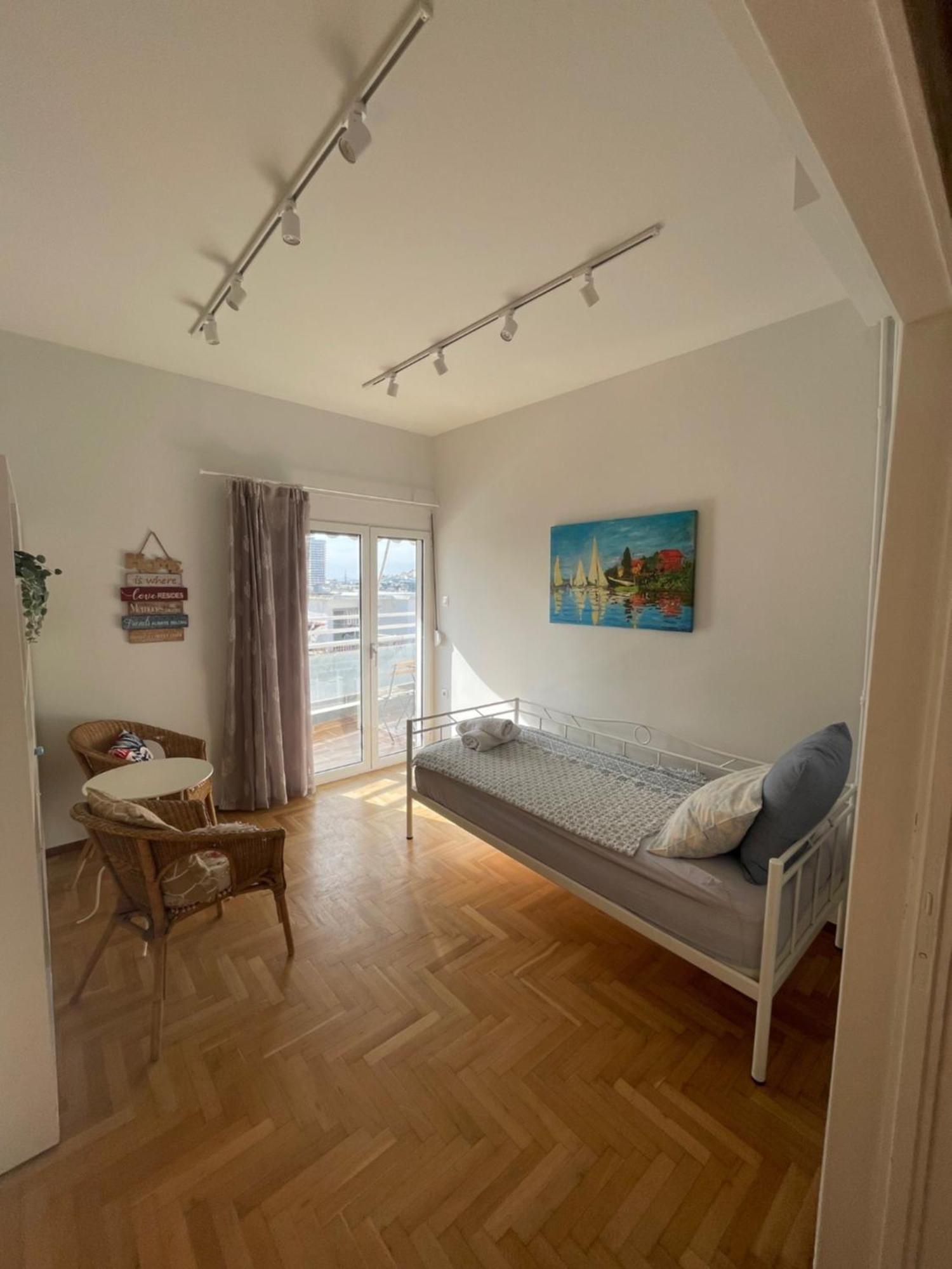 Apartment Cozy Near Metro-athens View *
