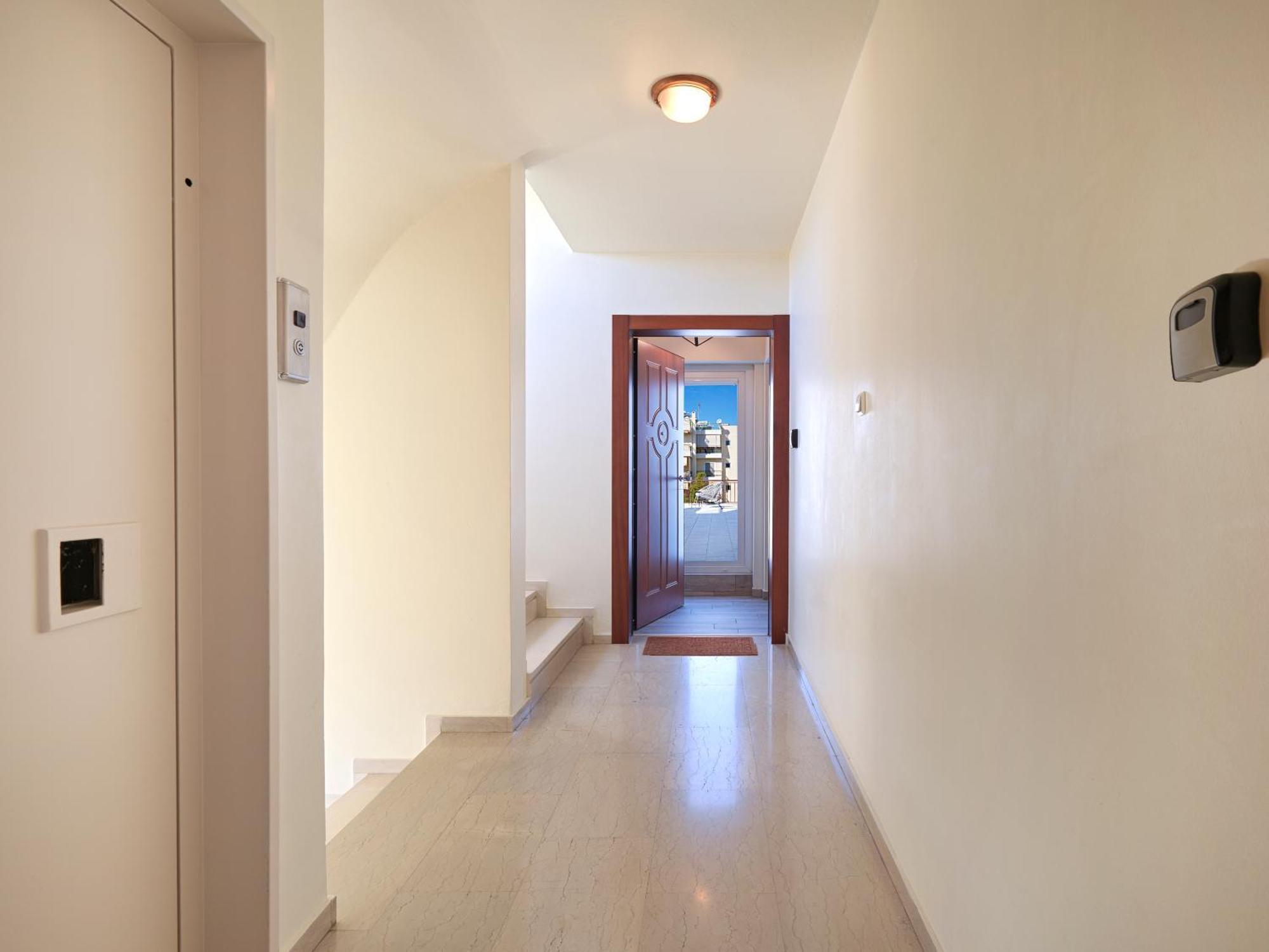 Penthouse & Near Glyfada - Free Parking