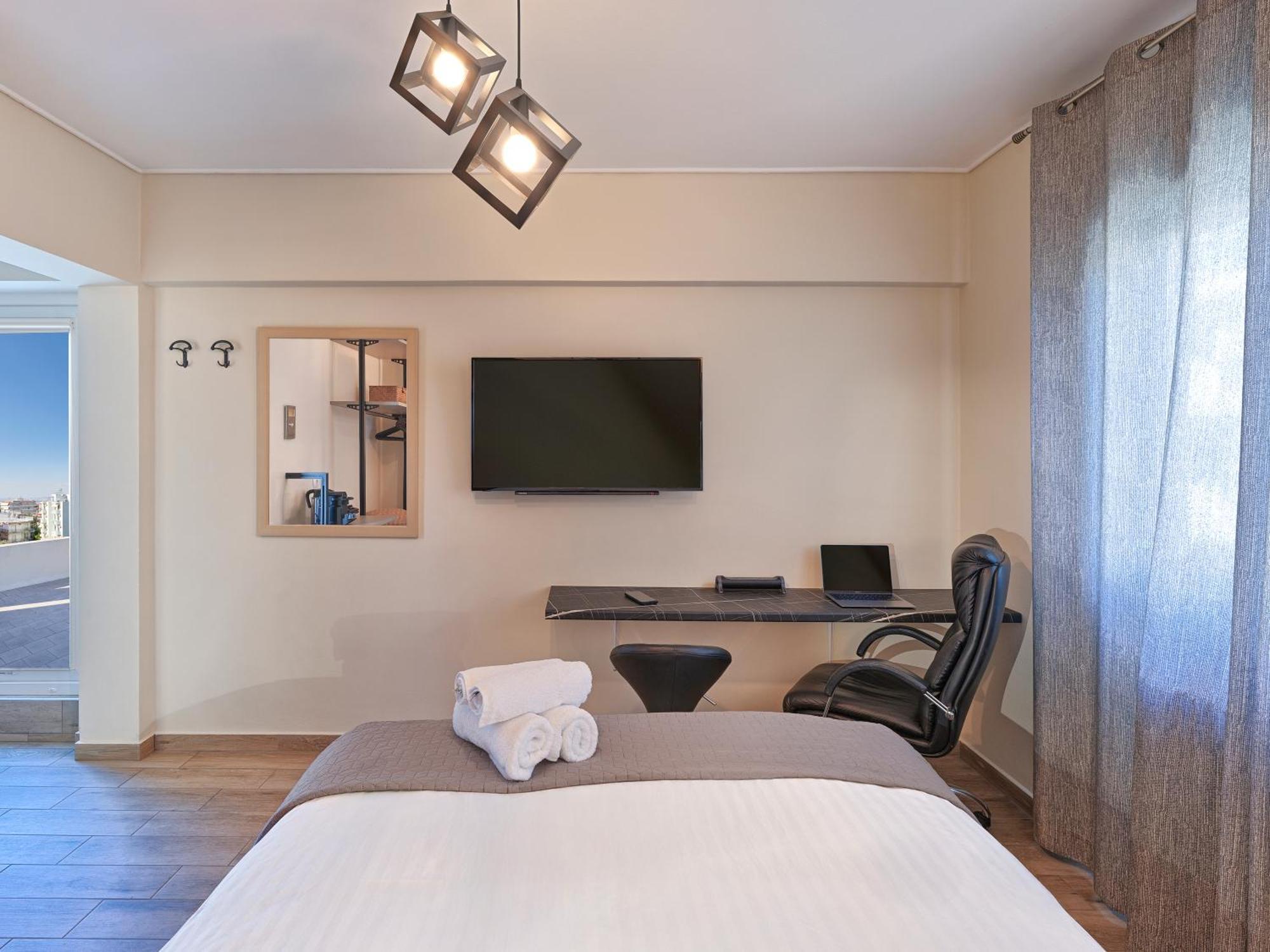 Apartment Penthouse & Near Glyfada - Free Parking Athens