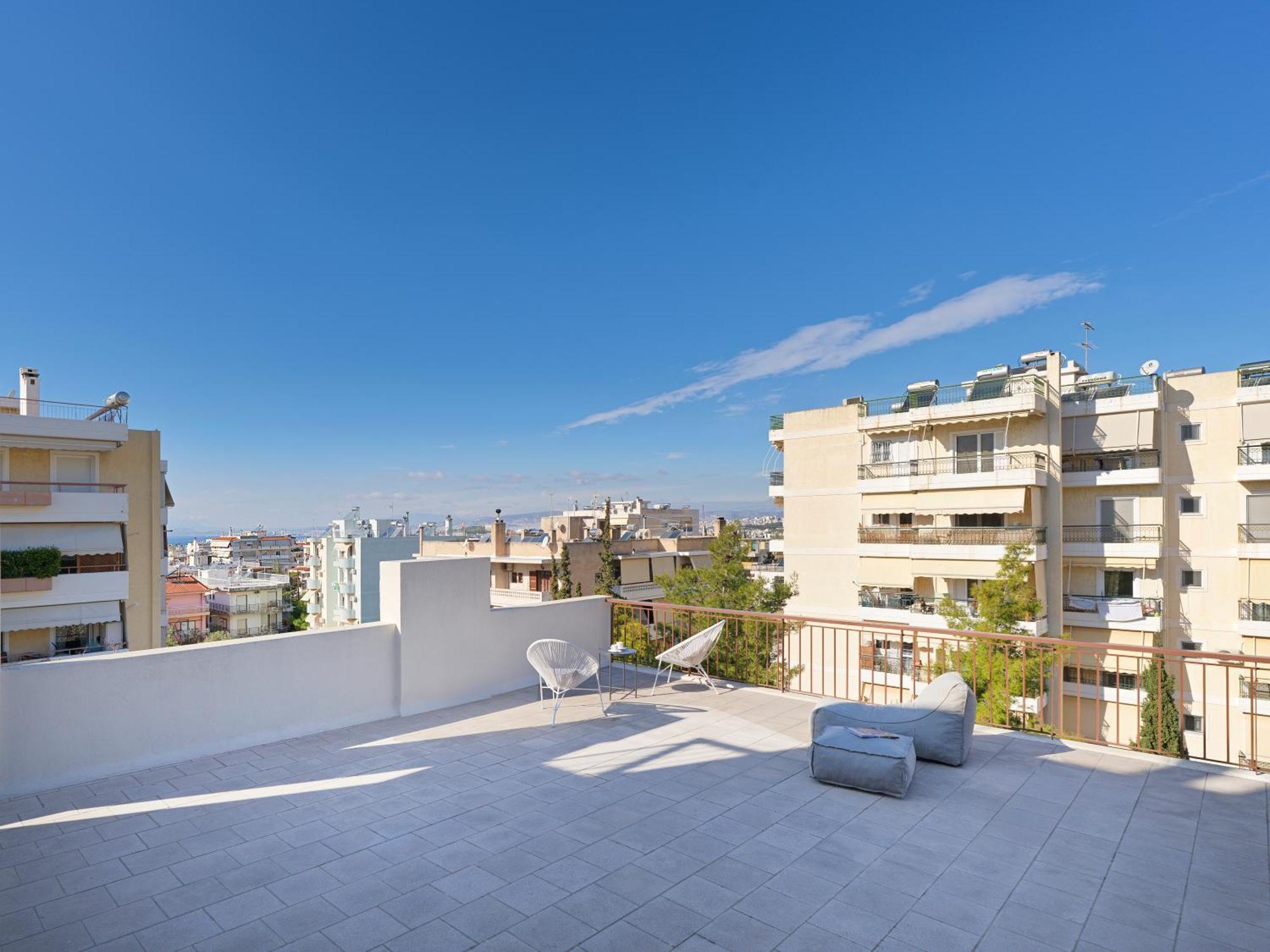 Penthouse & Near Glyfada - Free Parking