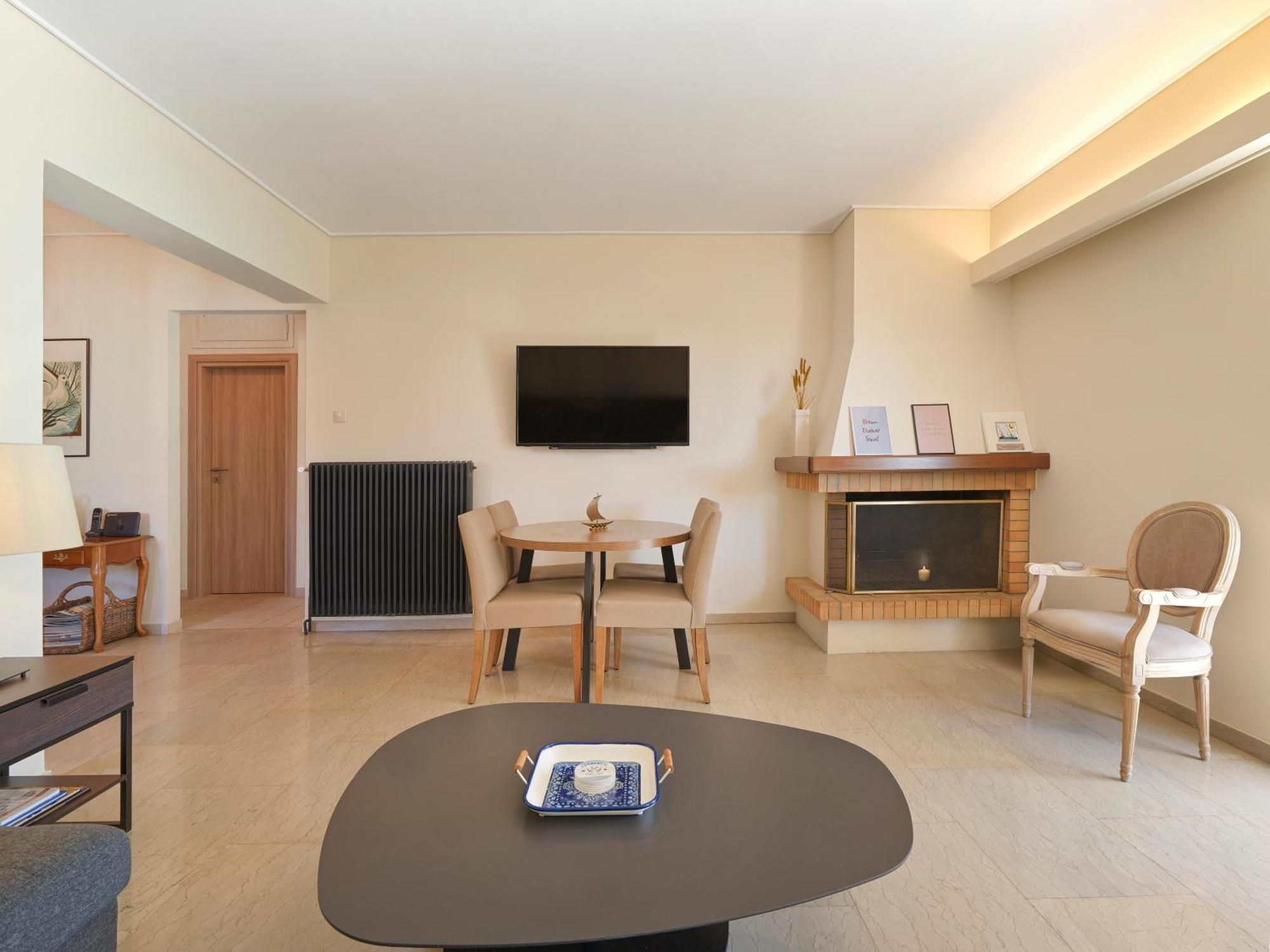Apartment Penthouse & Near Glyfada - Free Parking