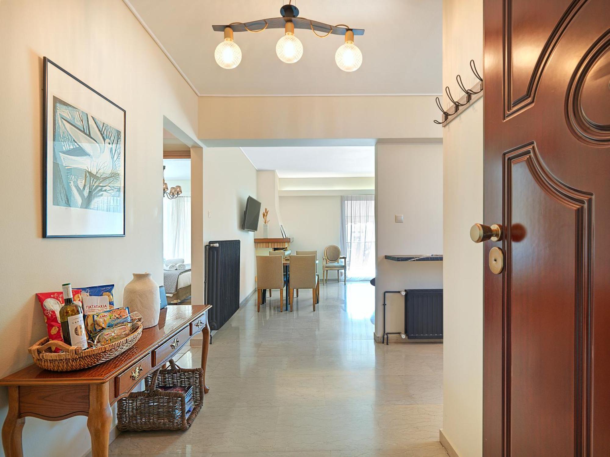 Apartment Penthouse & Near Glyfada - Free Parking Athens