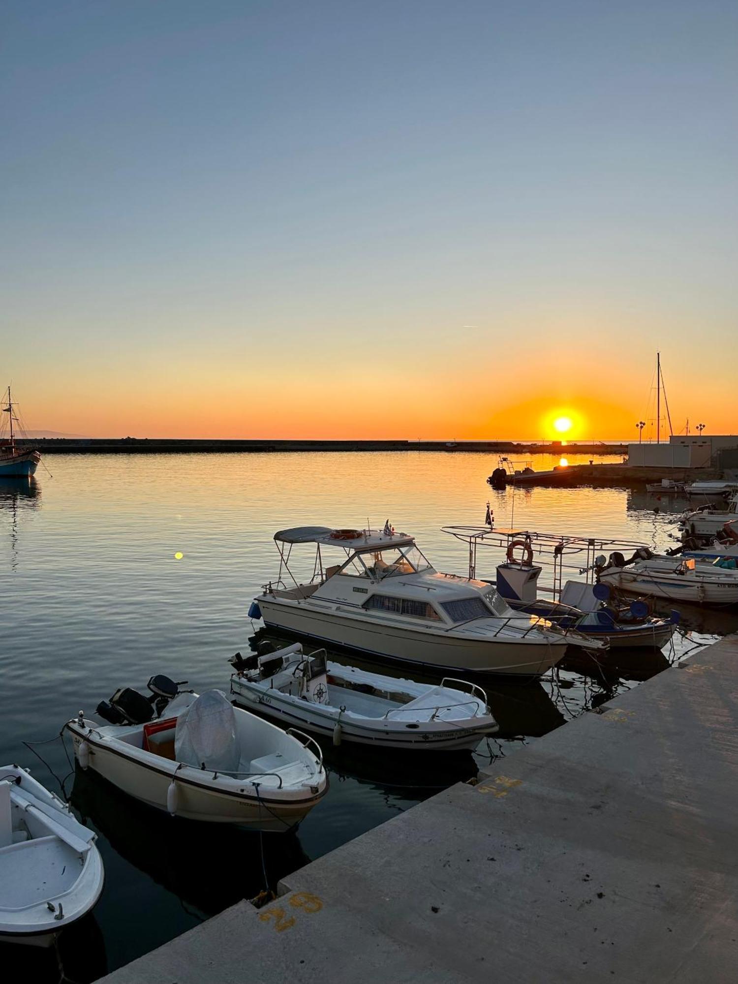 Ocean View And Luxury Apartment Plomari