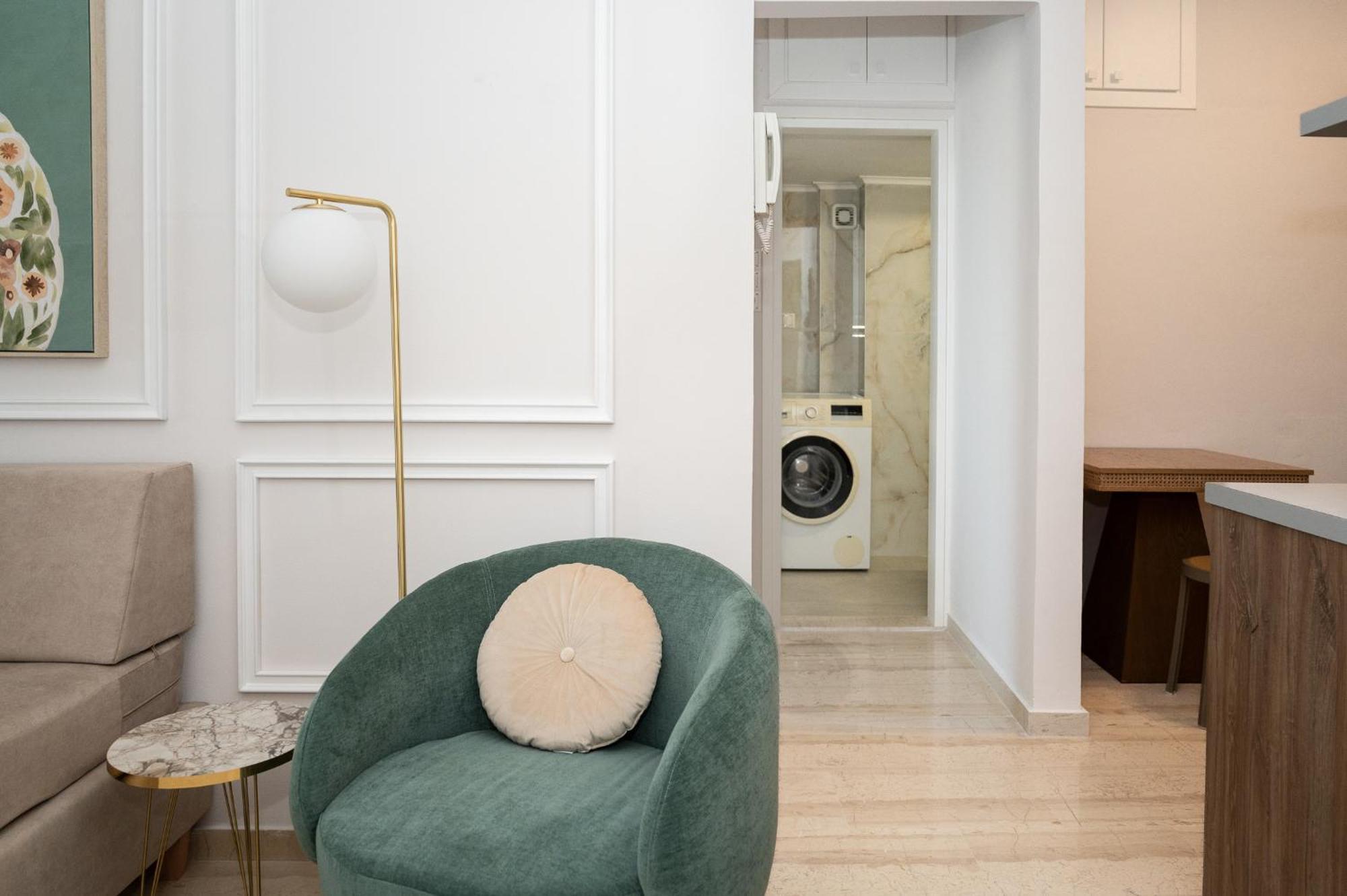 Margo Luxury Living 2 By 8essentially Apartment