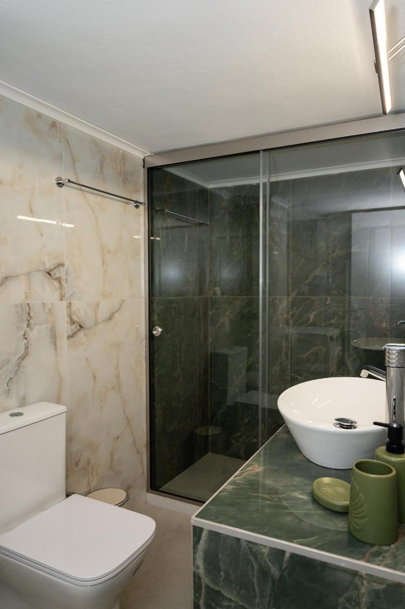 Margo Luxury Living 2 By 8essentially Apartment *