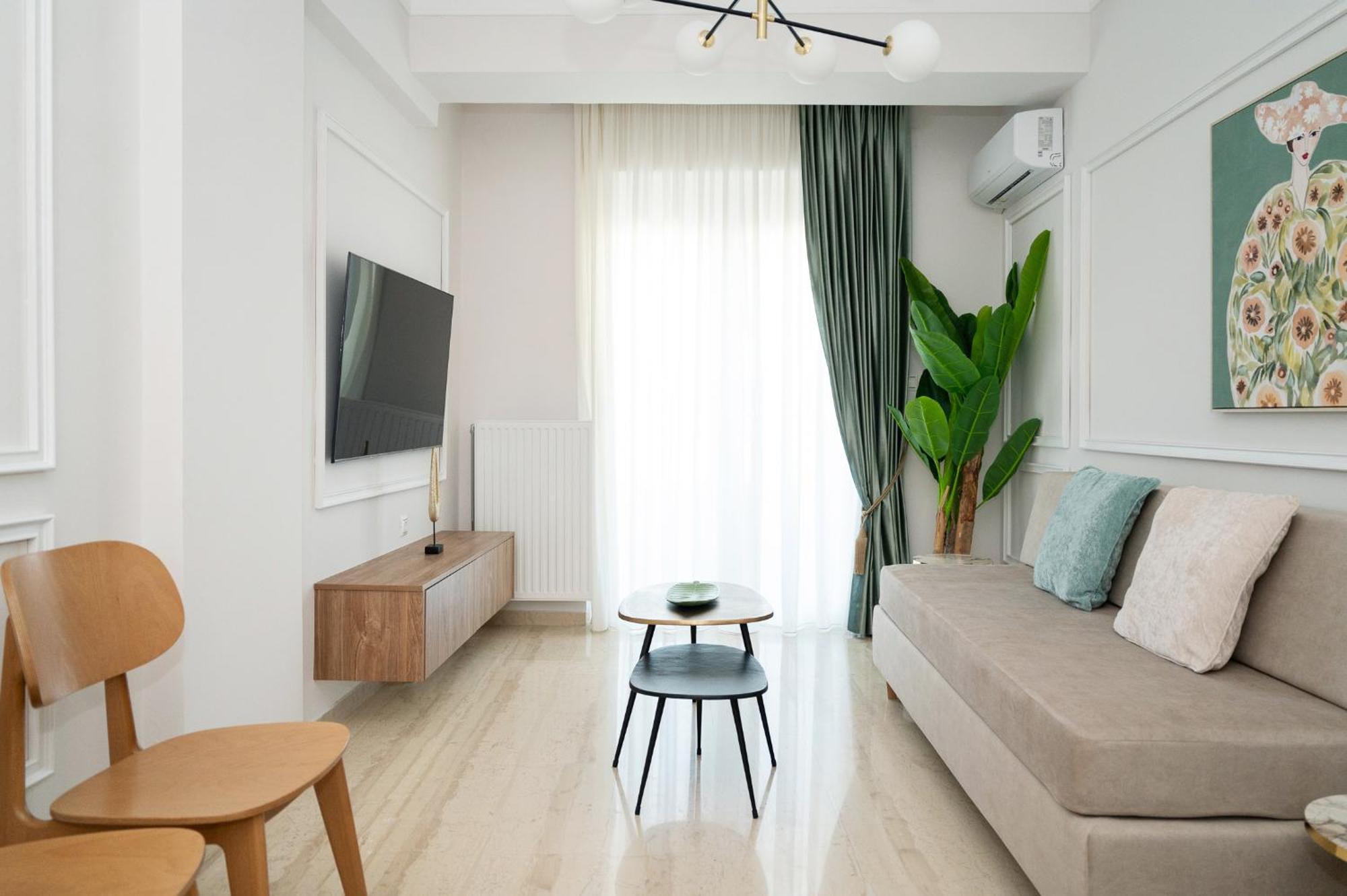 Margo Luxury Living 2 By 8essentially Apartment