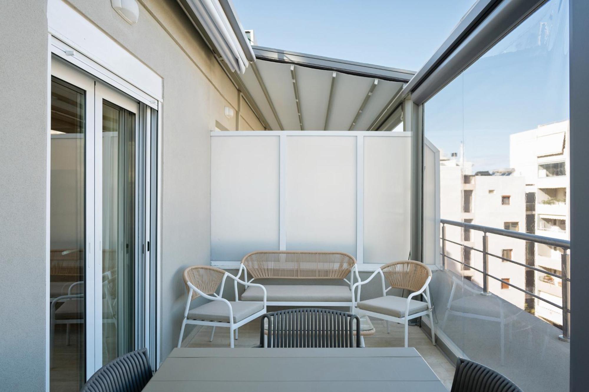 Margo Luxury Living 2 By 8essentially Apartment *