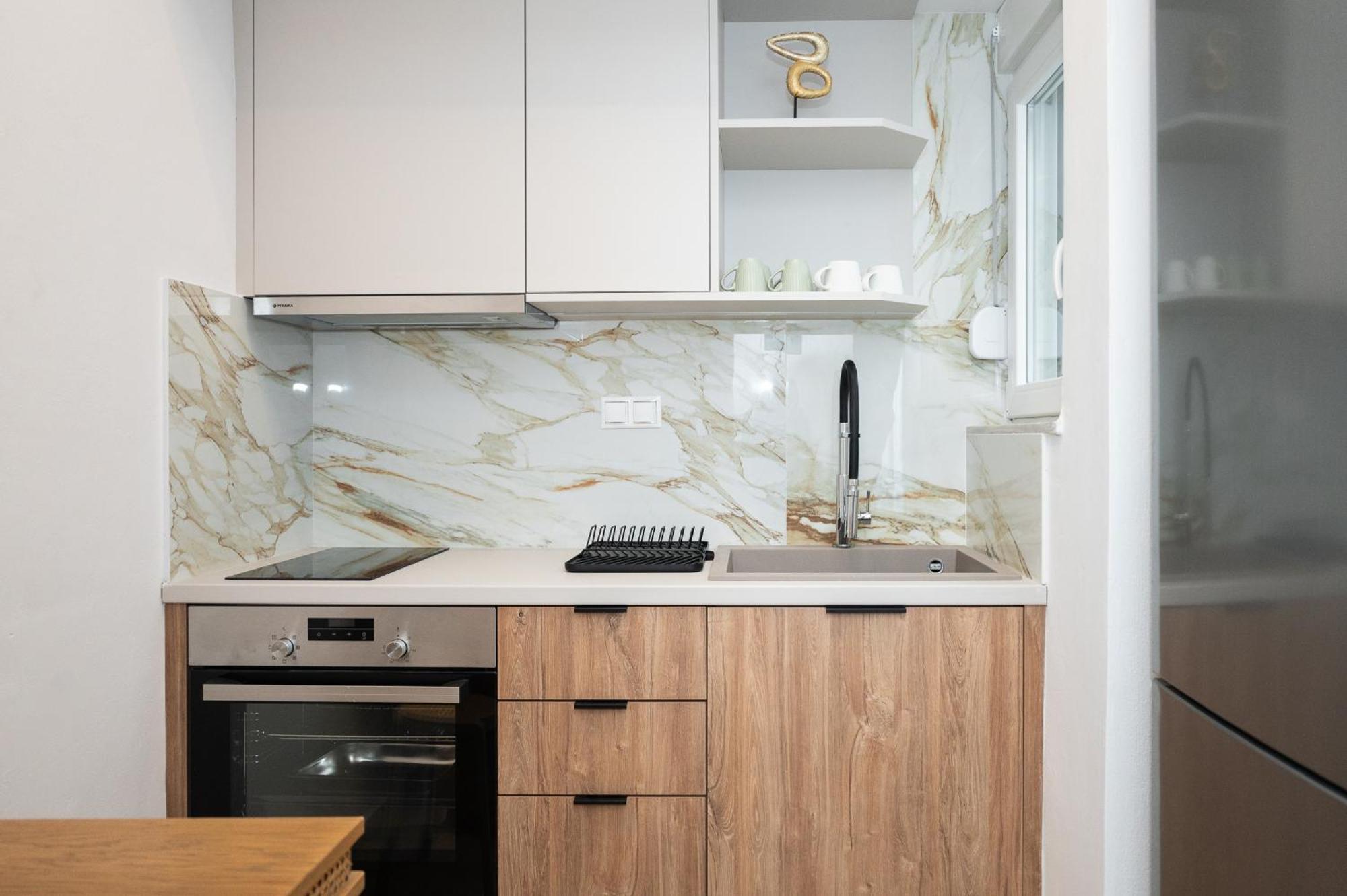 Margo Luxury Living 2 By 8essentially *