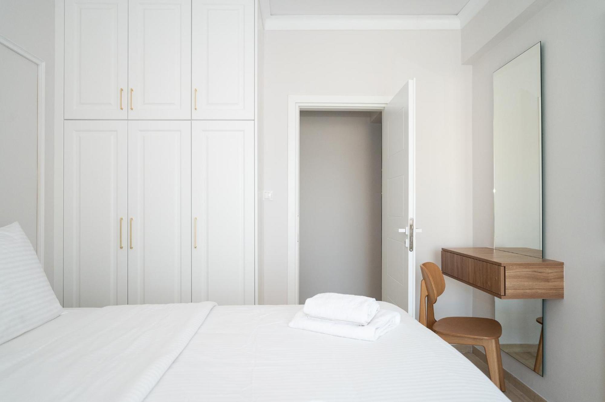 Margo Luxury Living 2 By 8essentially Apartment *
