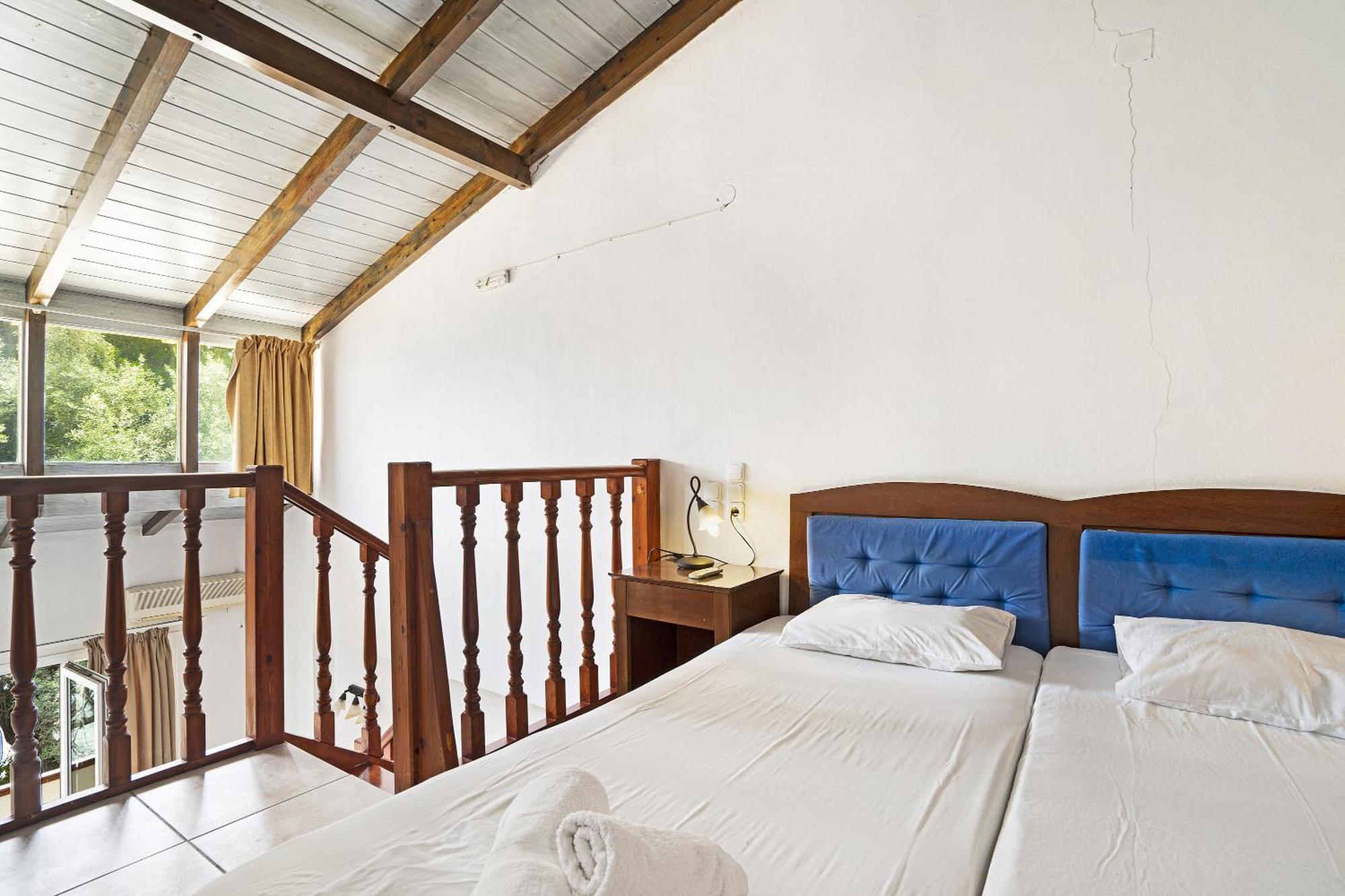 Apartment Mezoneta 4 *