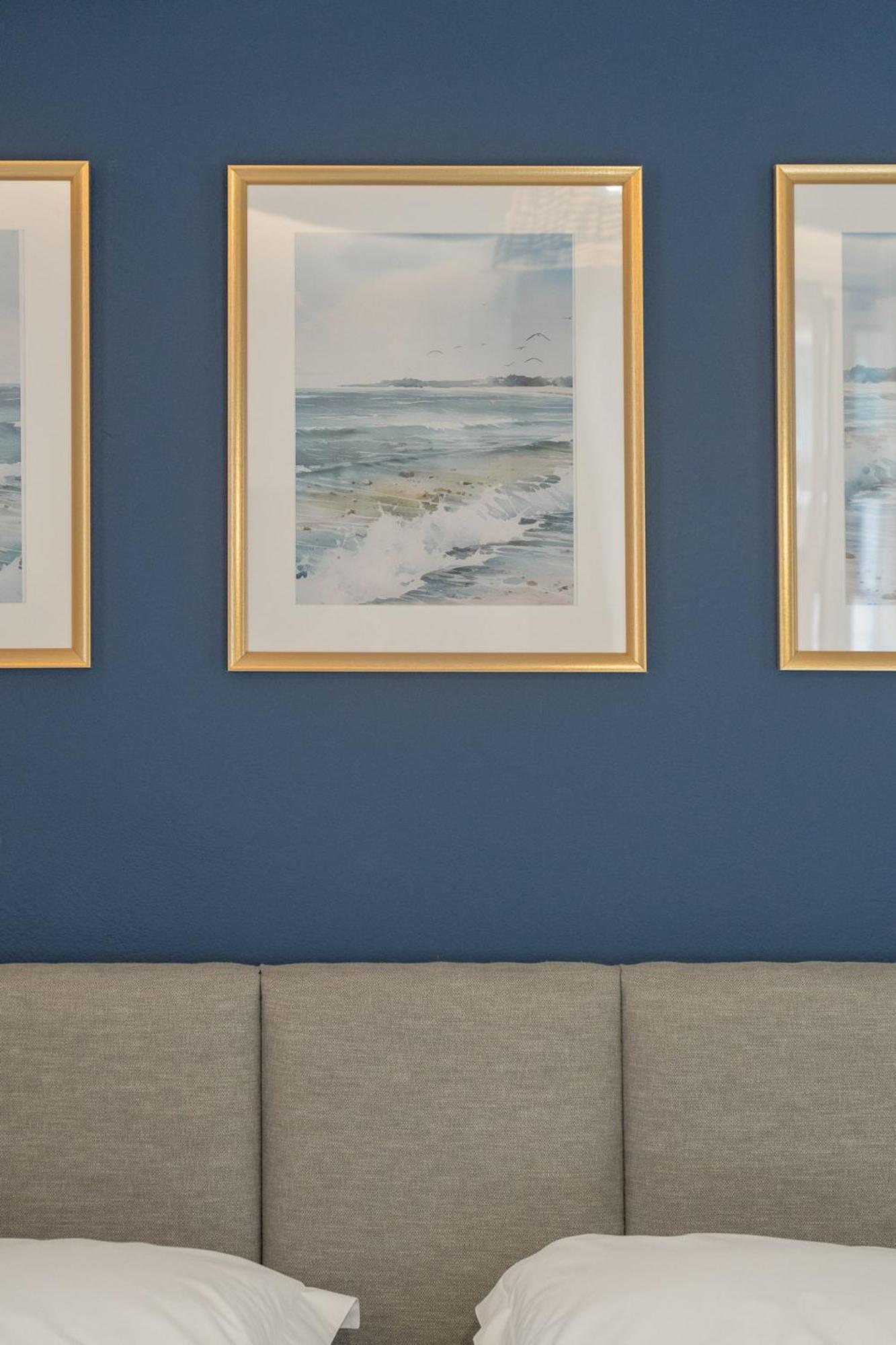 Captain's Seafront Apartment *