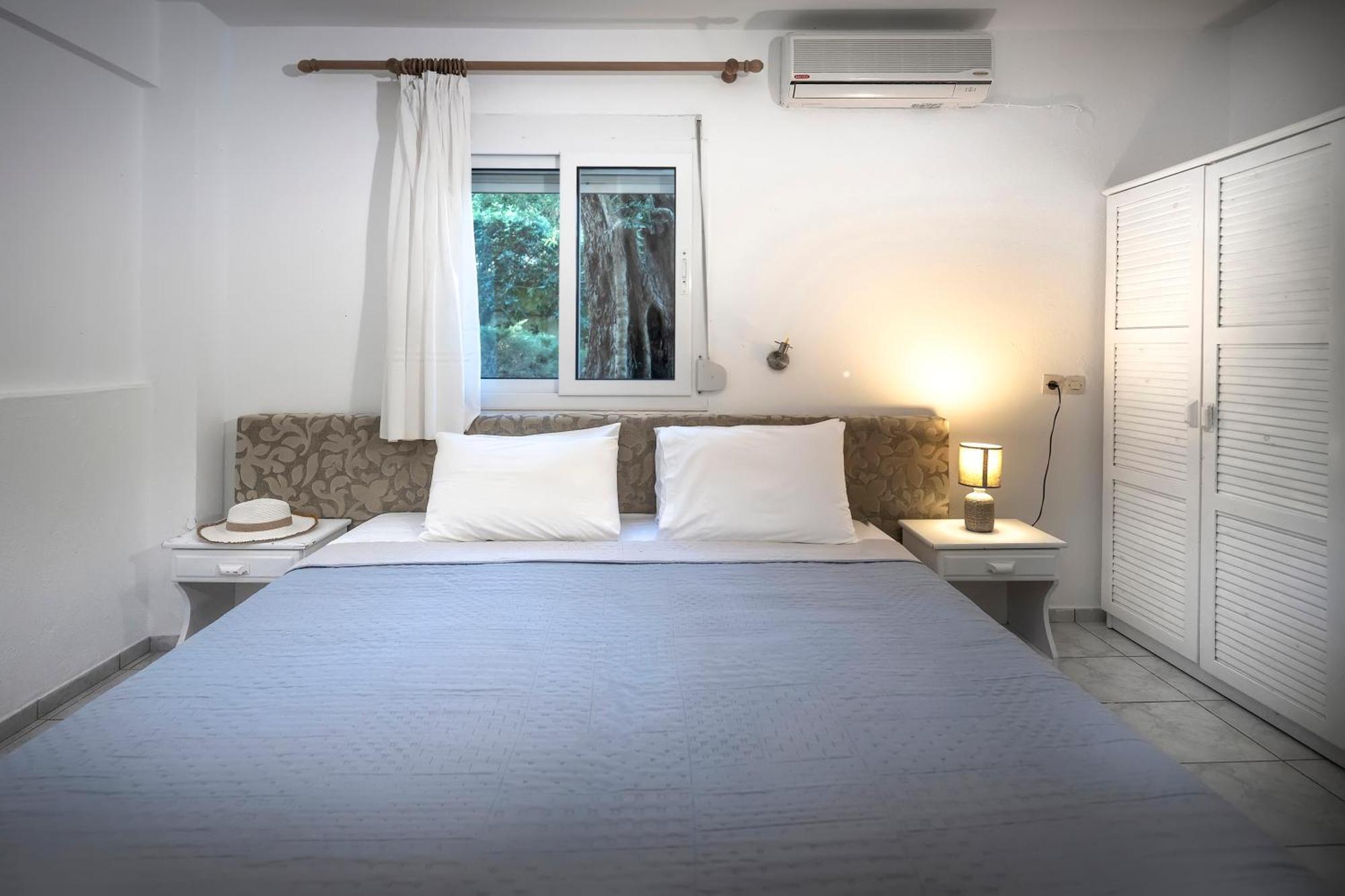 Dionisos Apartment *