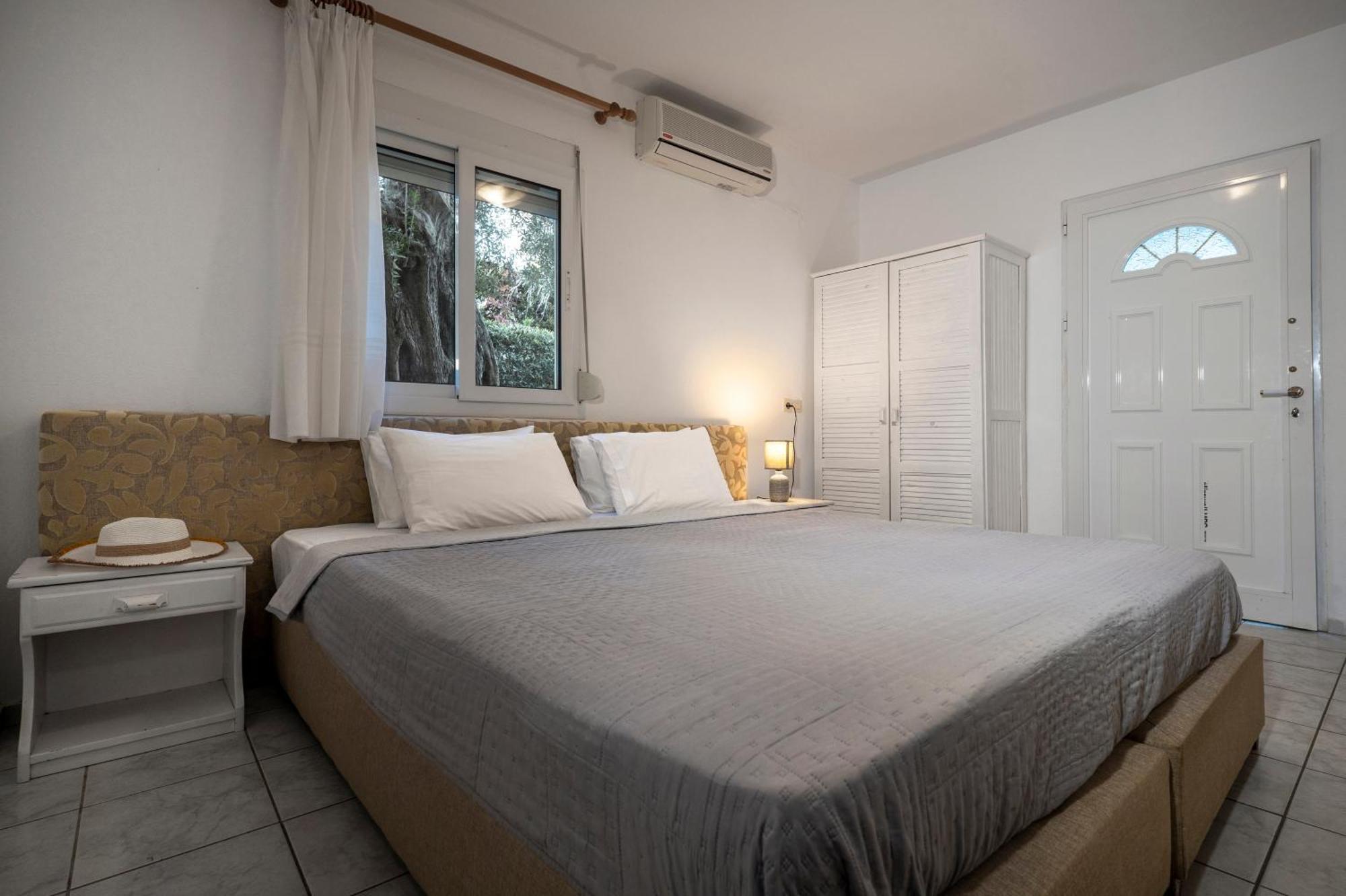 Apartment Dionisos *