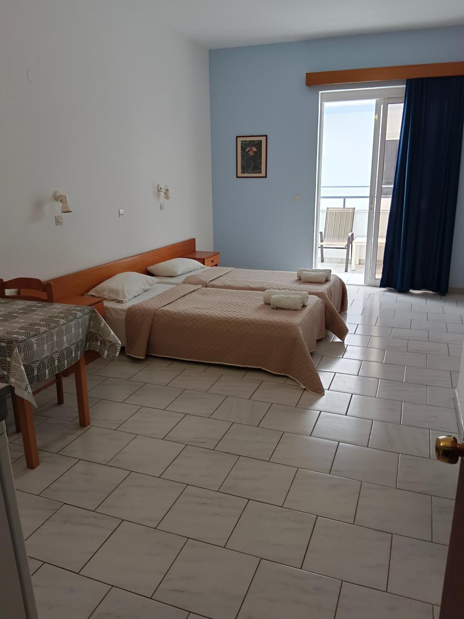 Aparthotel Pyrgos Hotel Apartments