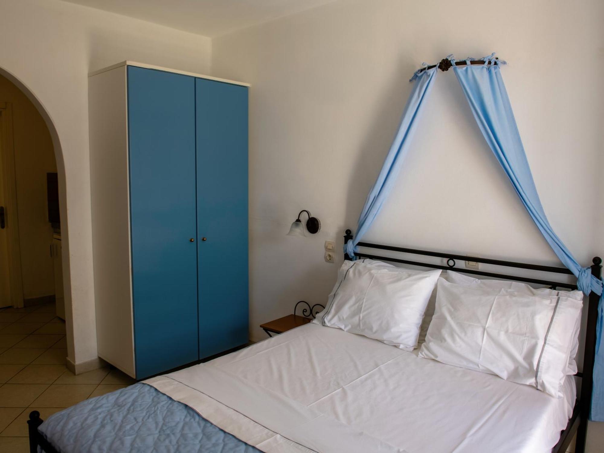 Dafnis Apartment *