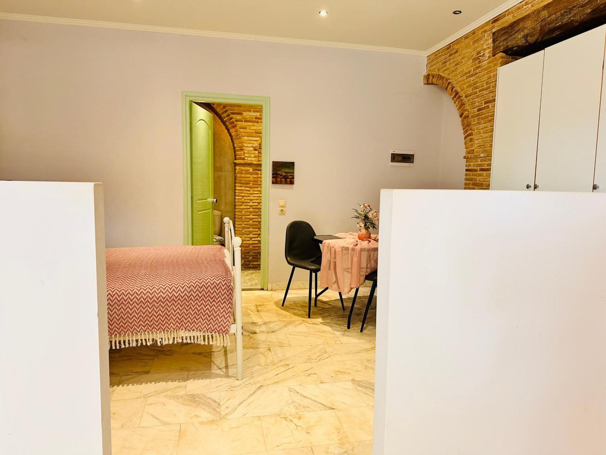 Apartment Dolce - Spacious Renovated With Unique Decor Perfect For 4 In Ideal For Fun And Relaxation
