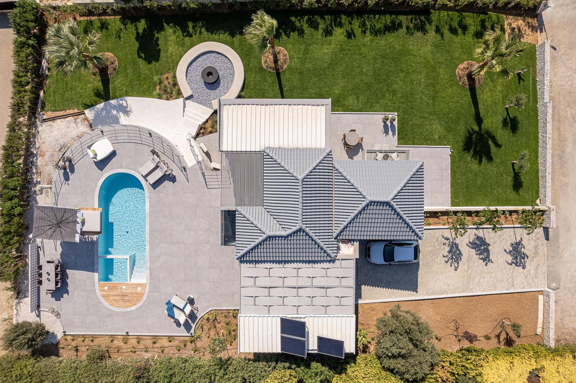 Anthia Villa