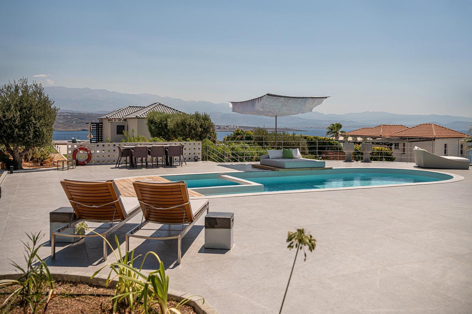 Anthia Villa