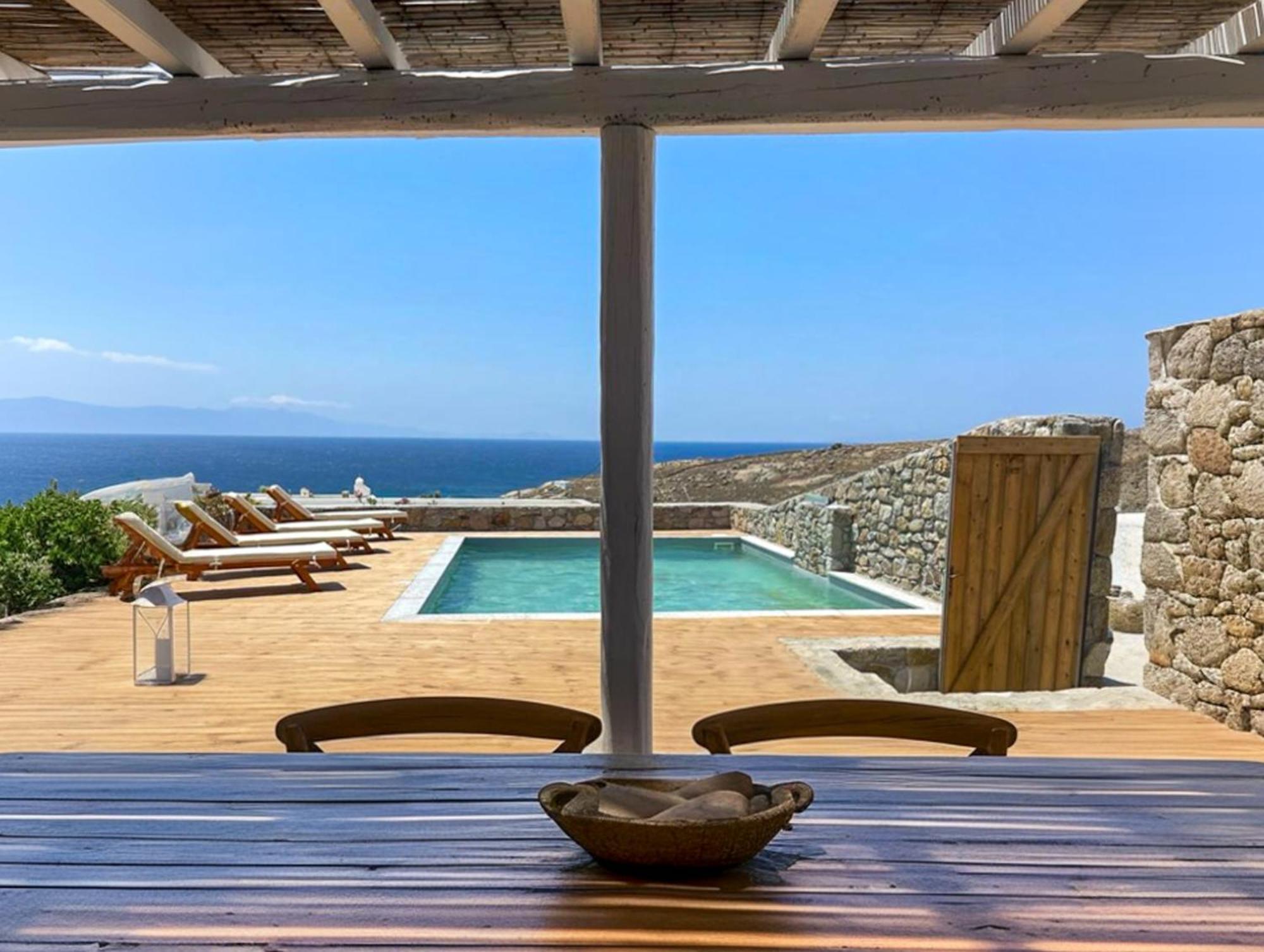 Emerald Bay 4br With Pool By Lia Holiday home
