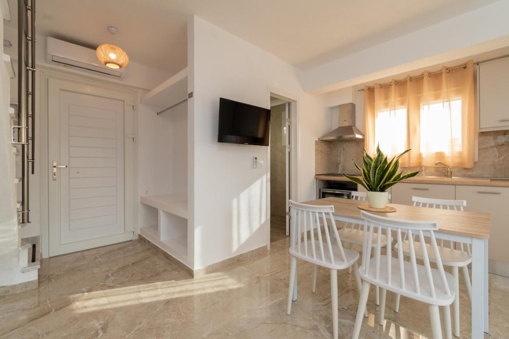 Oasis Luxury And Apartment