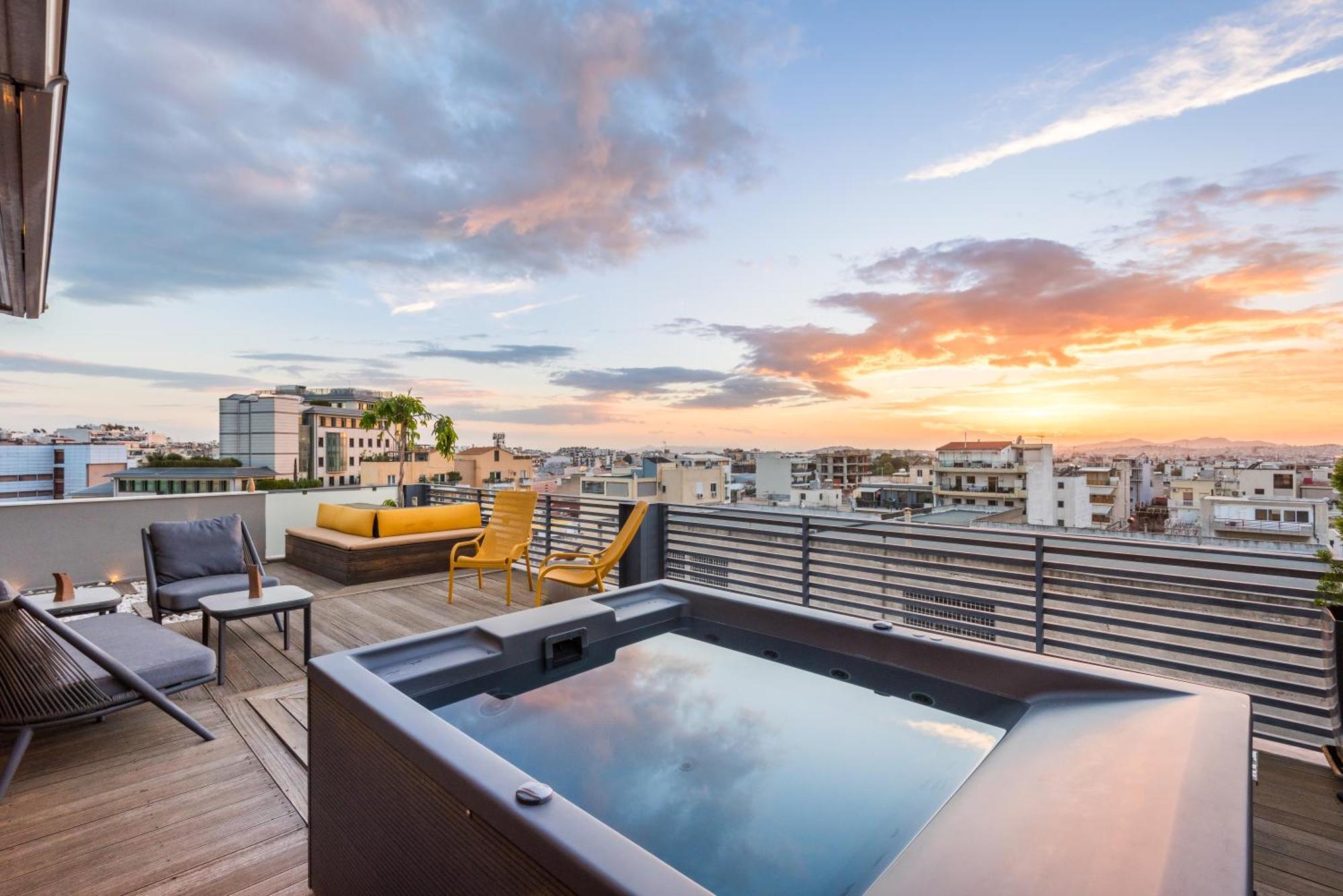 Acropolis View Luxe Penthouse With Outdoor Terrace Hottub