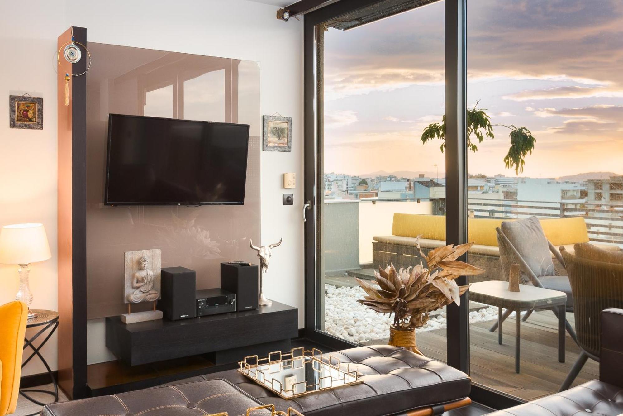 Acropolis View Luxe Penthouse With Outdoor Terrace Hottub