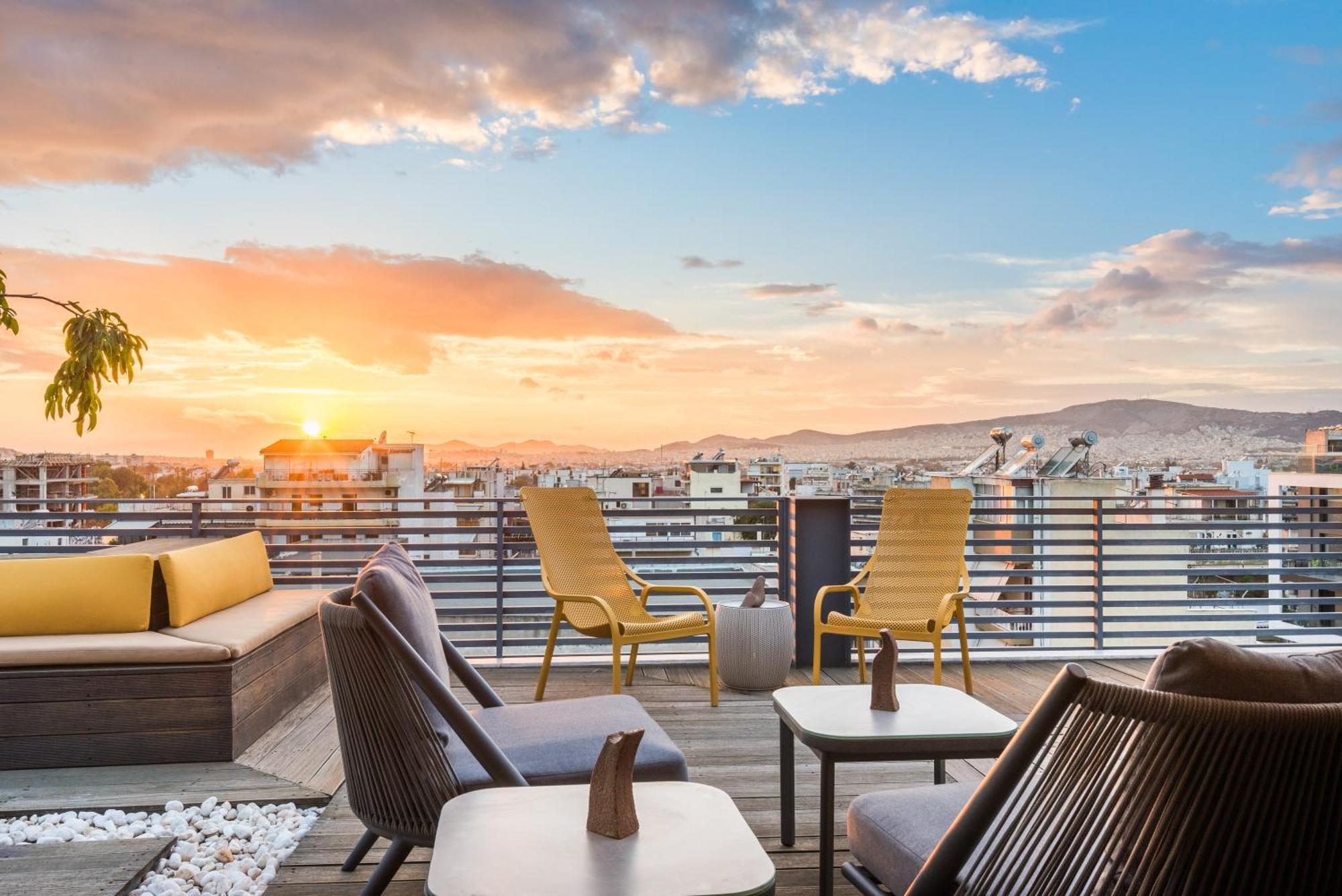 Acropolis View Luxe Penthouse With Outdoor Terrace Hottub