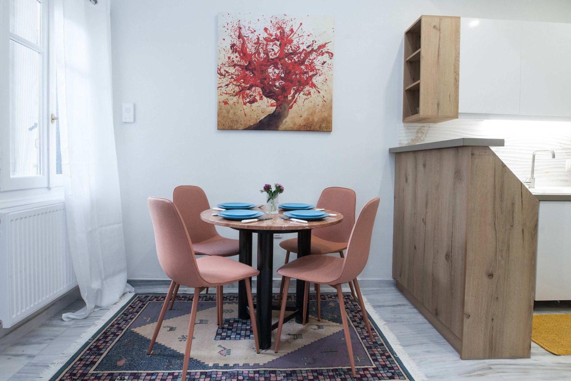 Peaceful With Quiet Private Yard In Kallithea *
