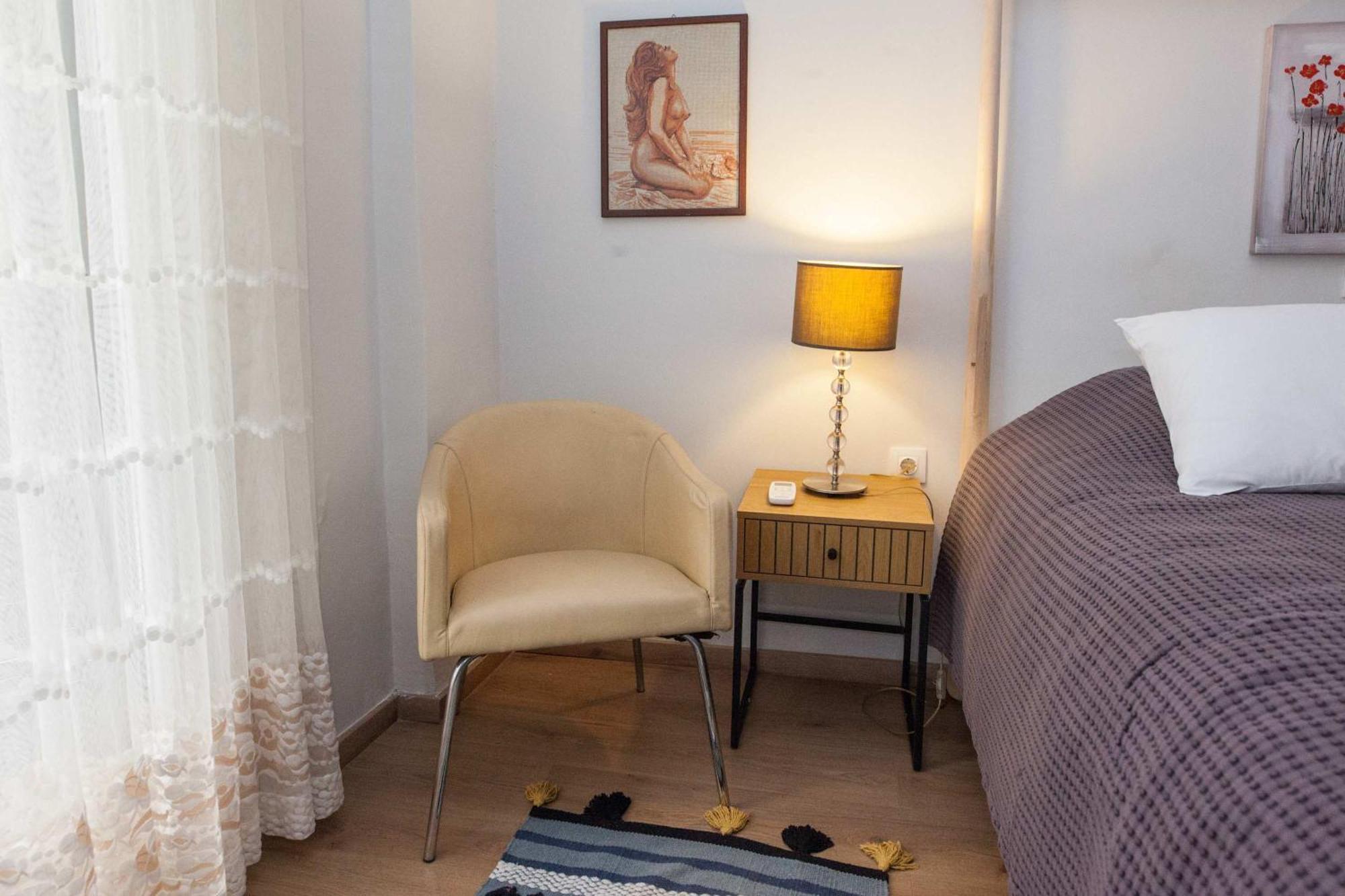 Apartment Peaceful With Quiet Private Yard In Kallithea *