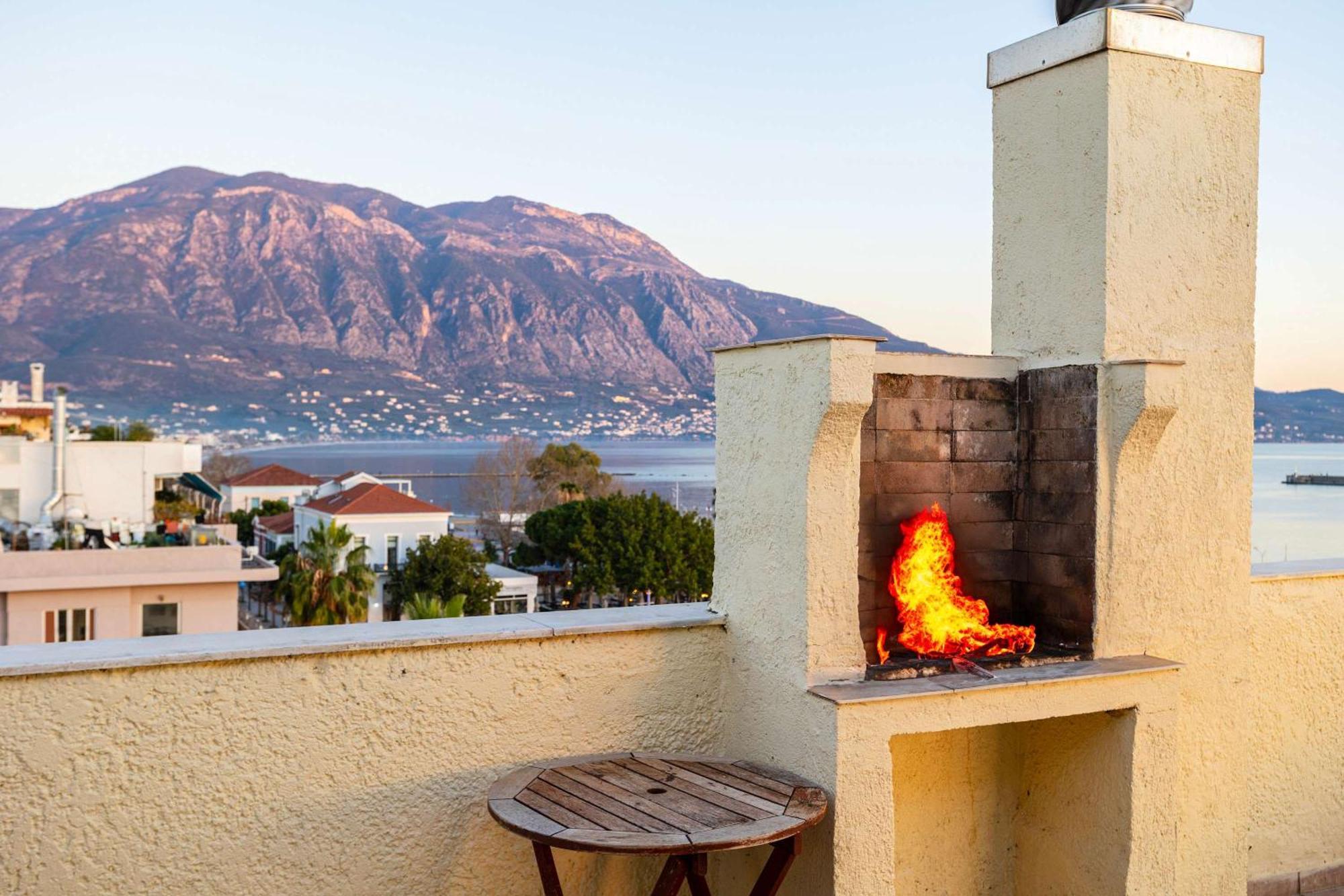 Apartment Beachfront Sunny Penthouse - Seabliss *