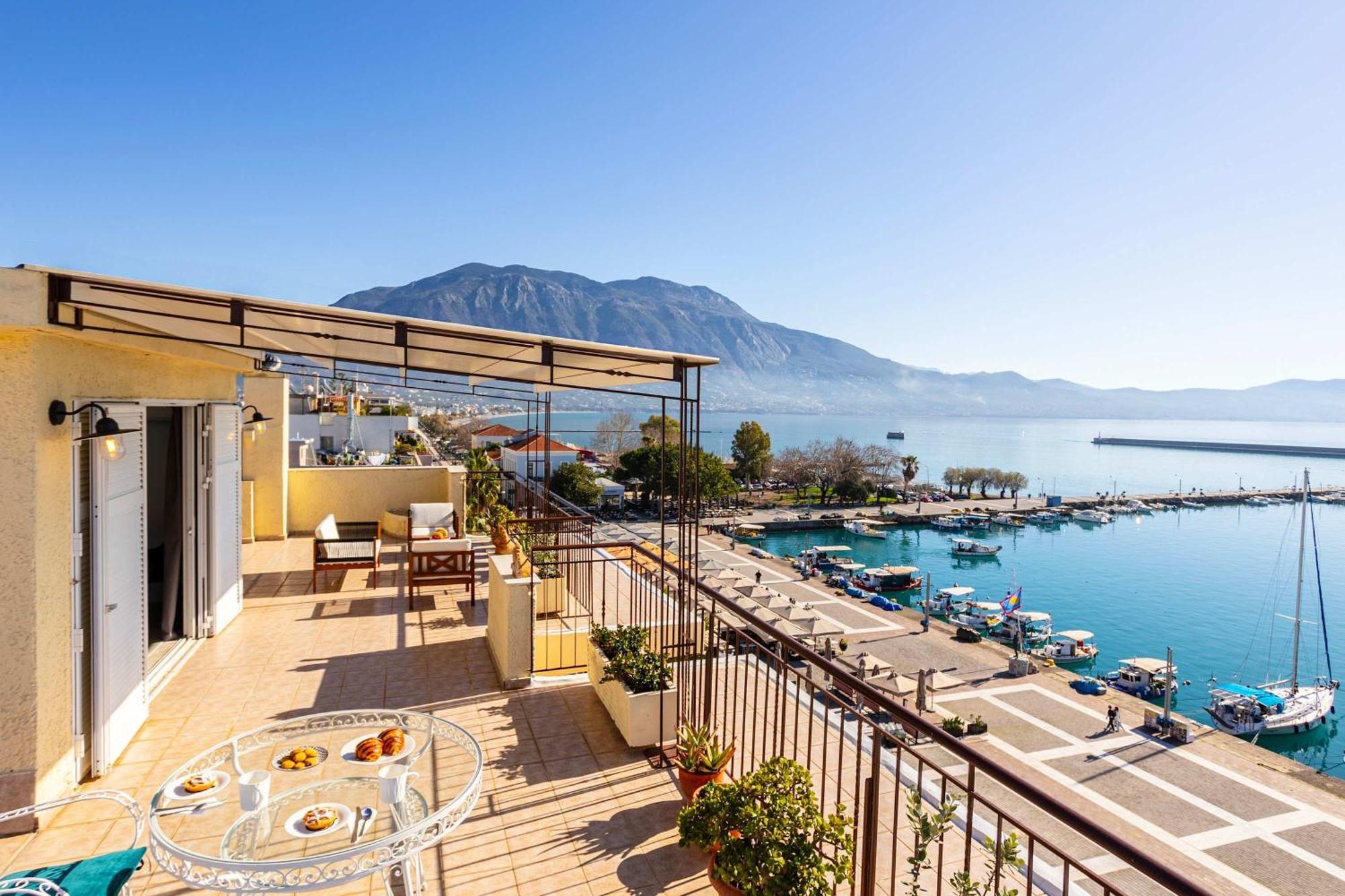 Beachfront Sunny Penthouse - Seabliss