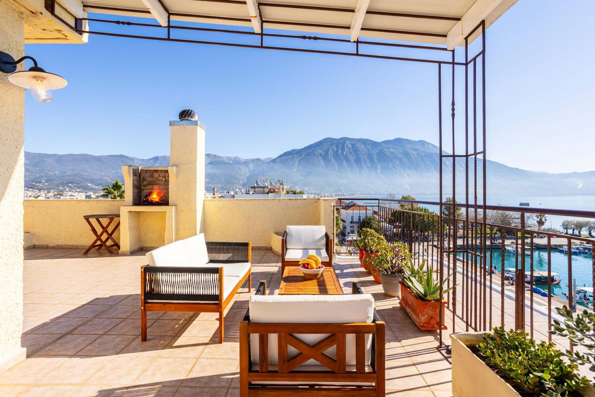 Beachfront Sunny Penthouse - Seabliss Kalamata