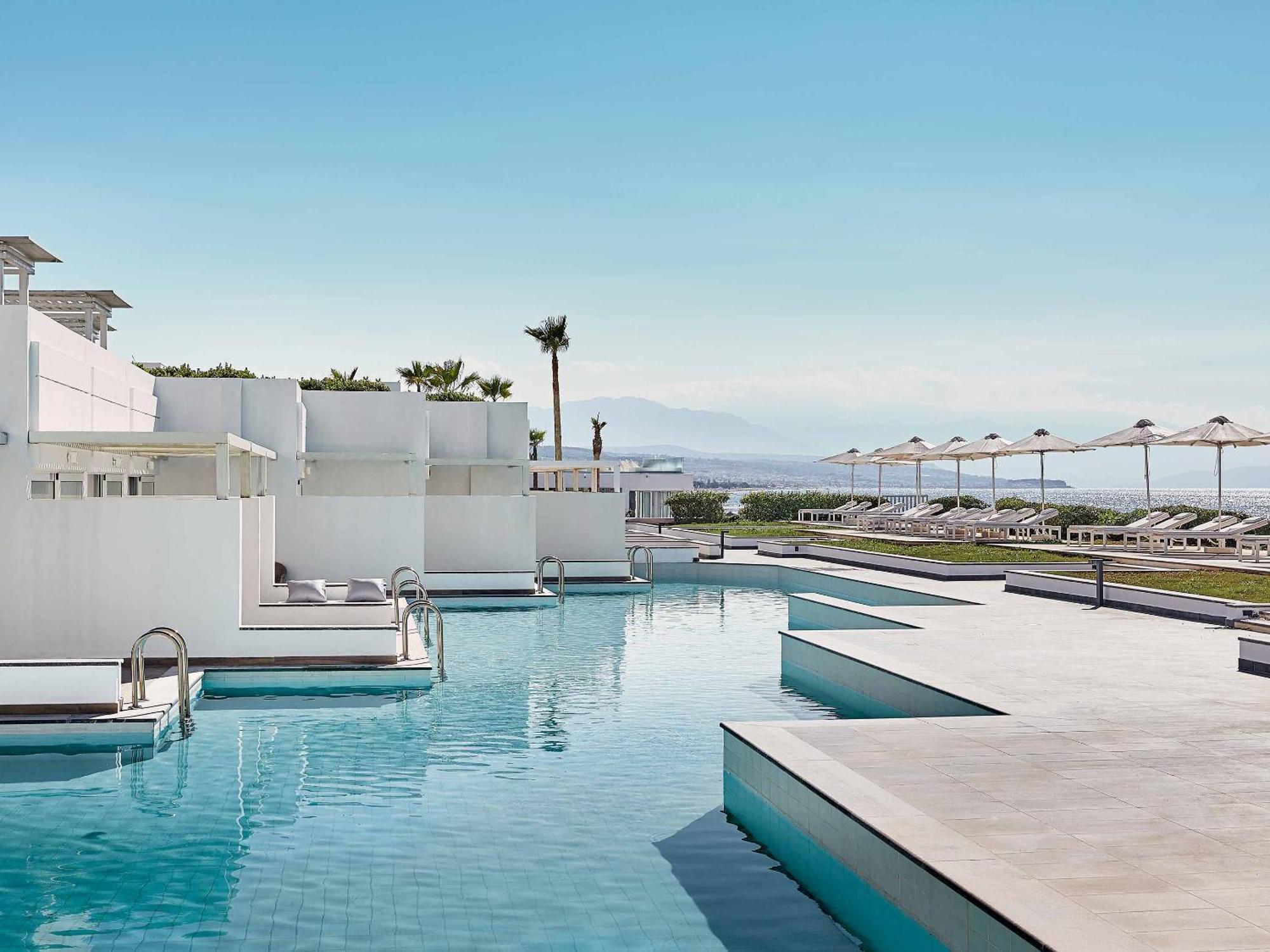 Resort Grecotel Luxme White