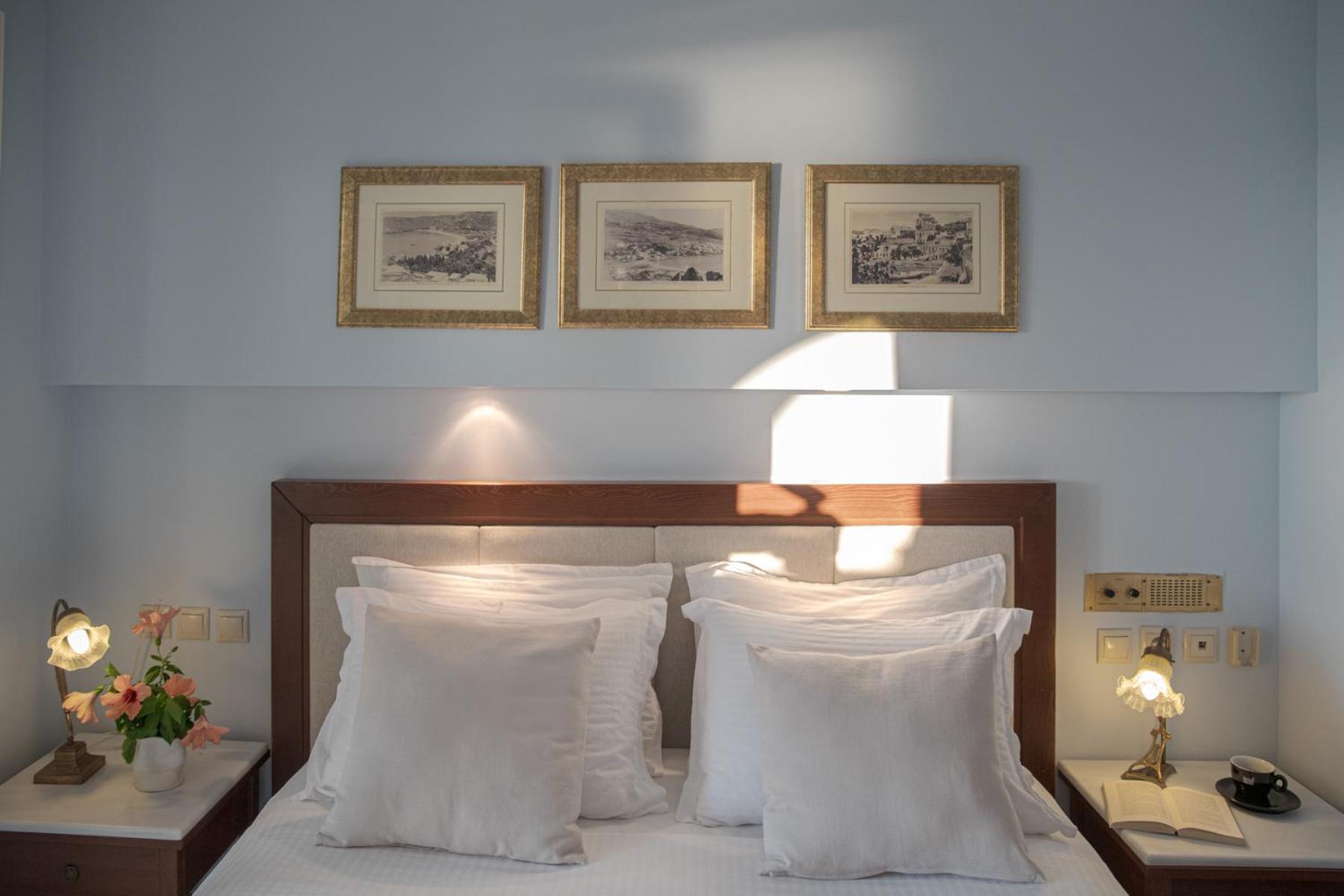 Aneroussa Hotel