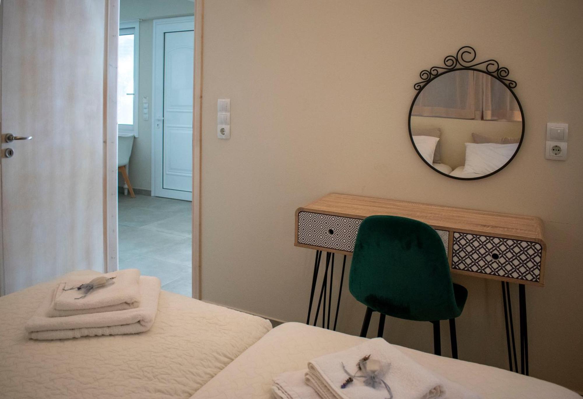 Voukelari Guest house