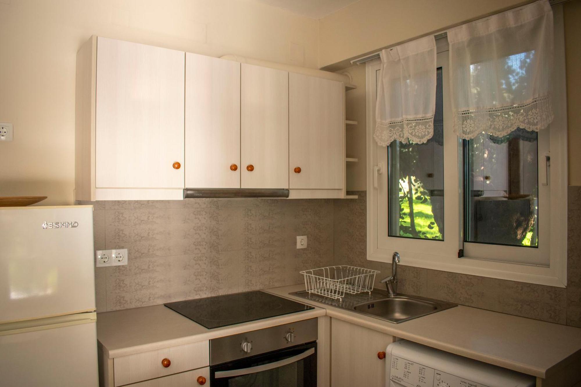 Voukelari Guest house *