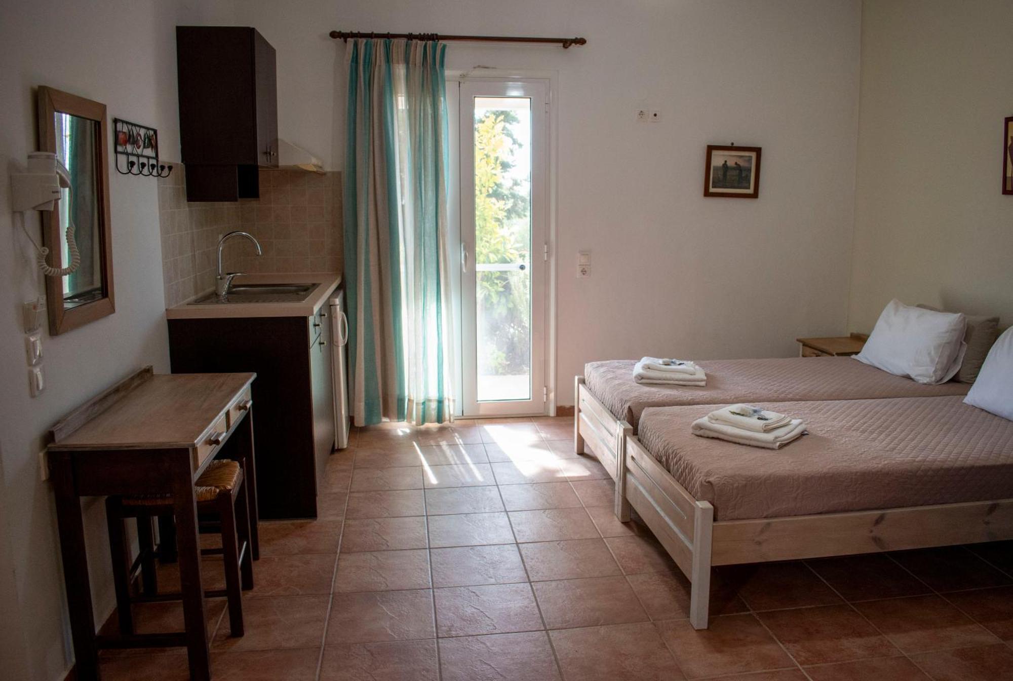 Voukelari Guest house