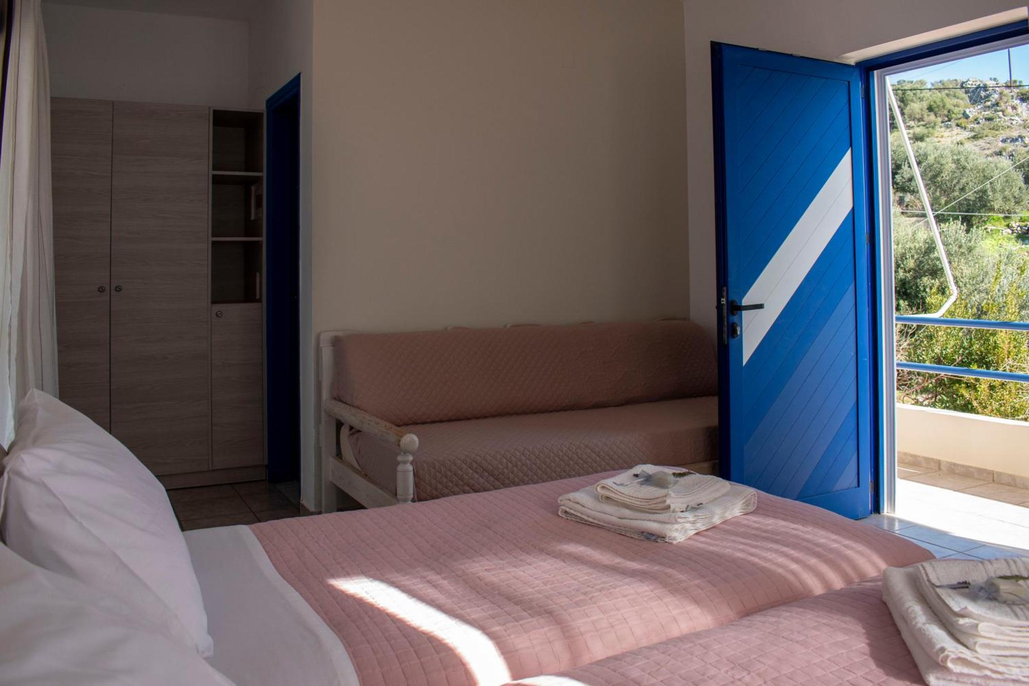 Voukelari Guest house