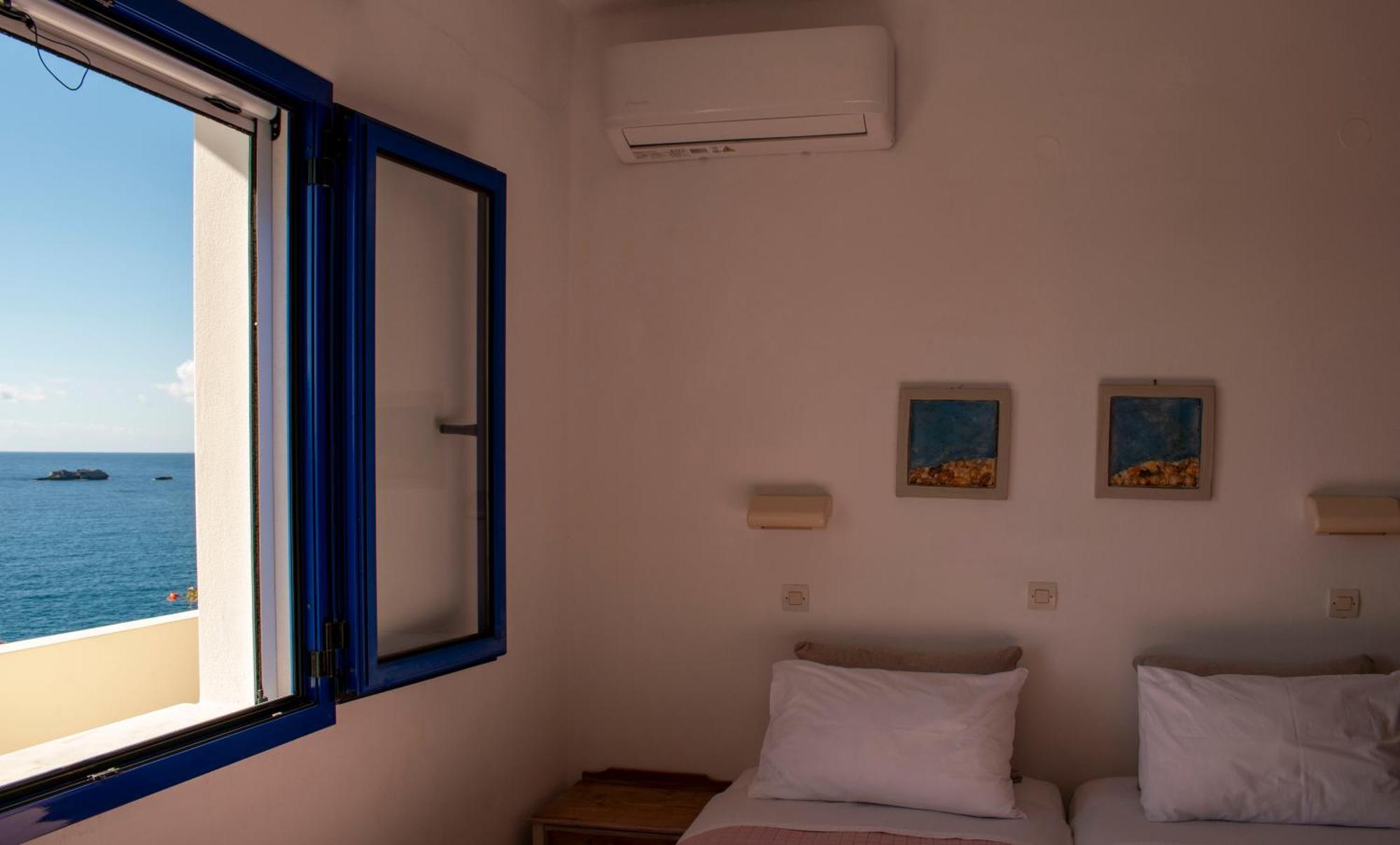 Voukelari Guest house *